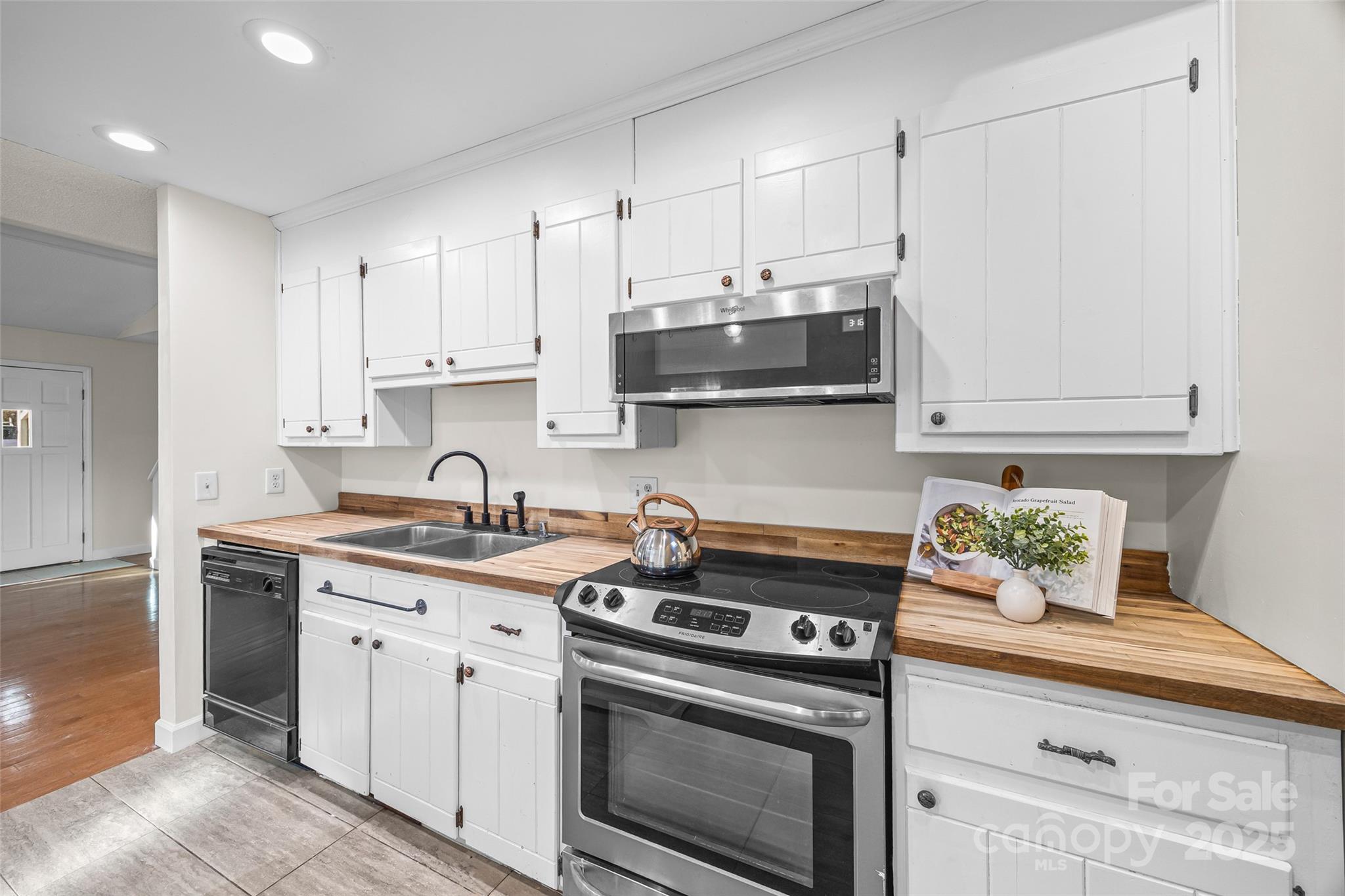 2137 Manawa Lane