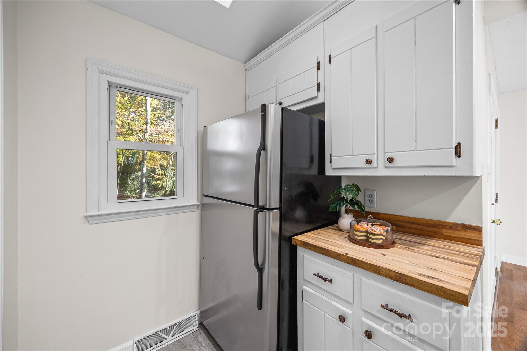 2137 Manawa Lane