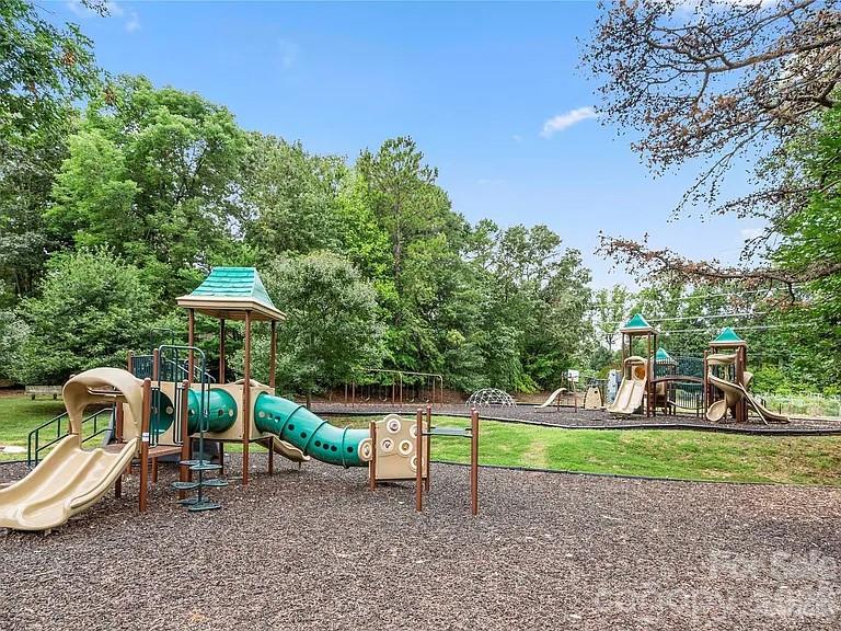 215 Riverview Terrace