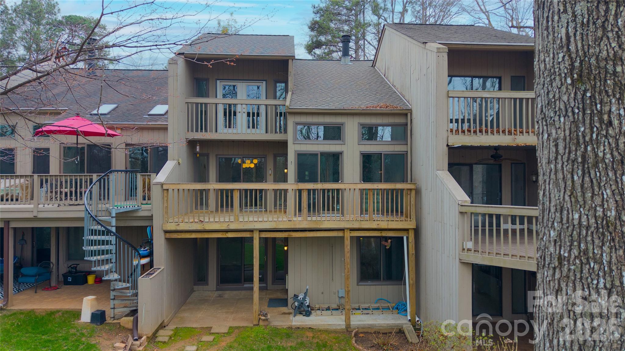 215 Riverview Terrace