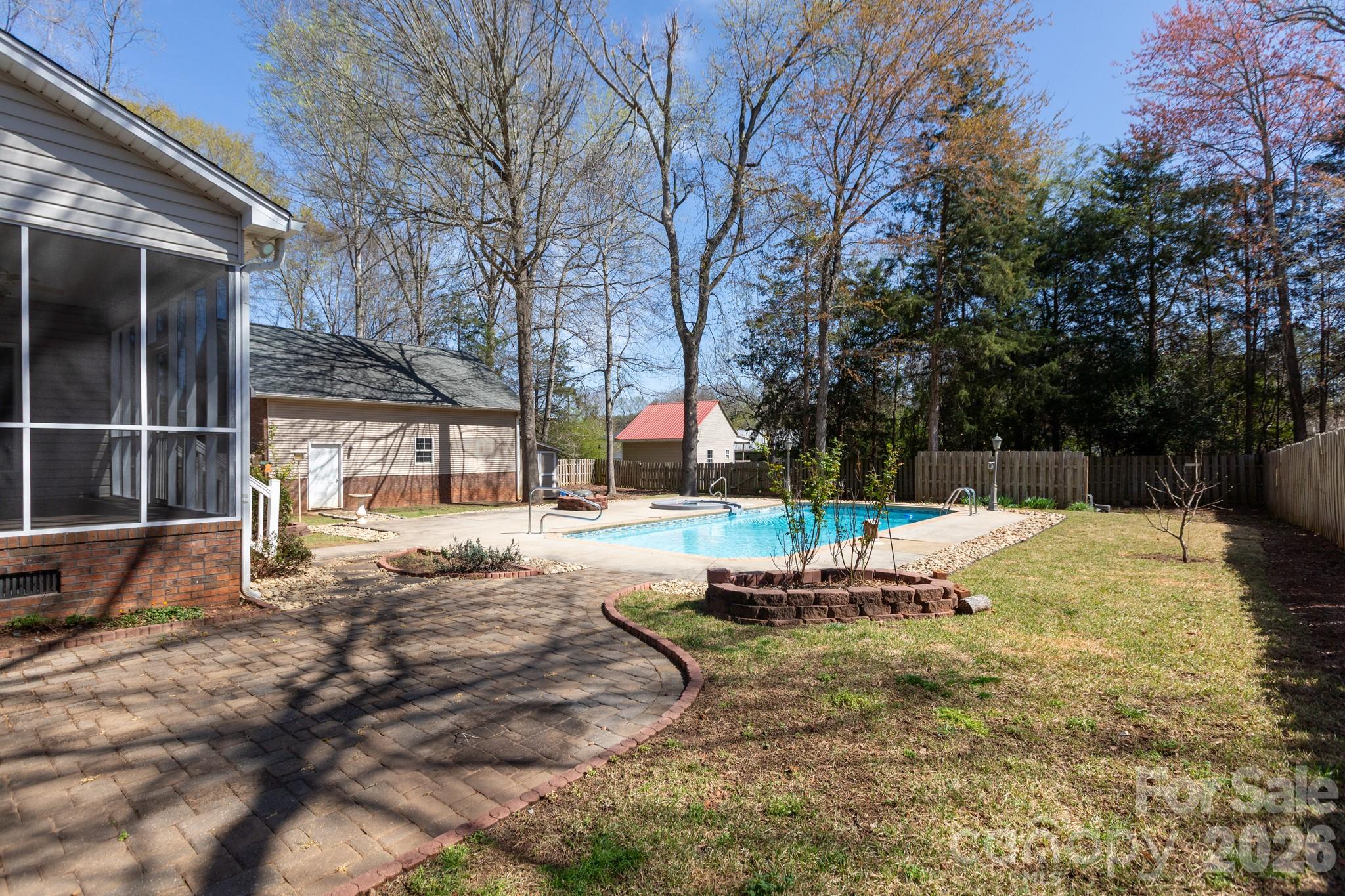 1525 Garrett Landen Drive
