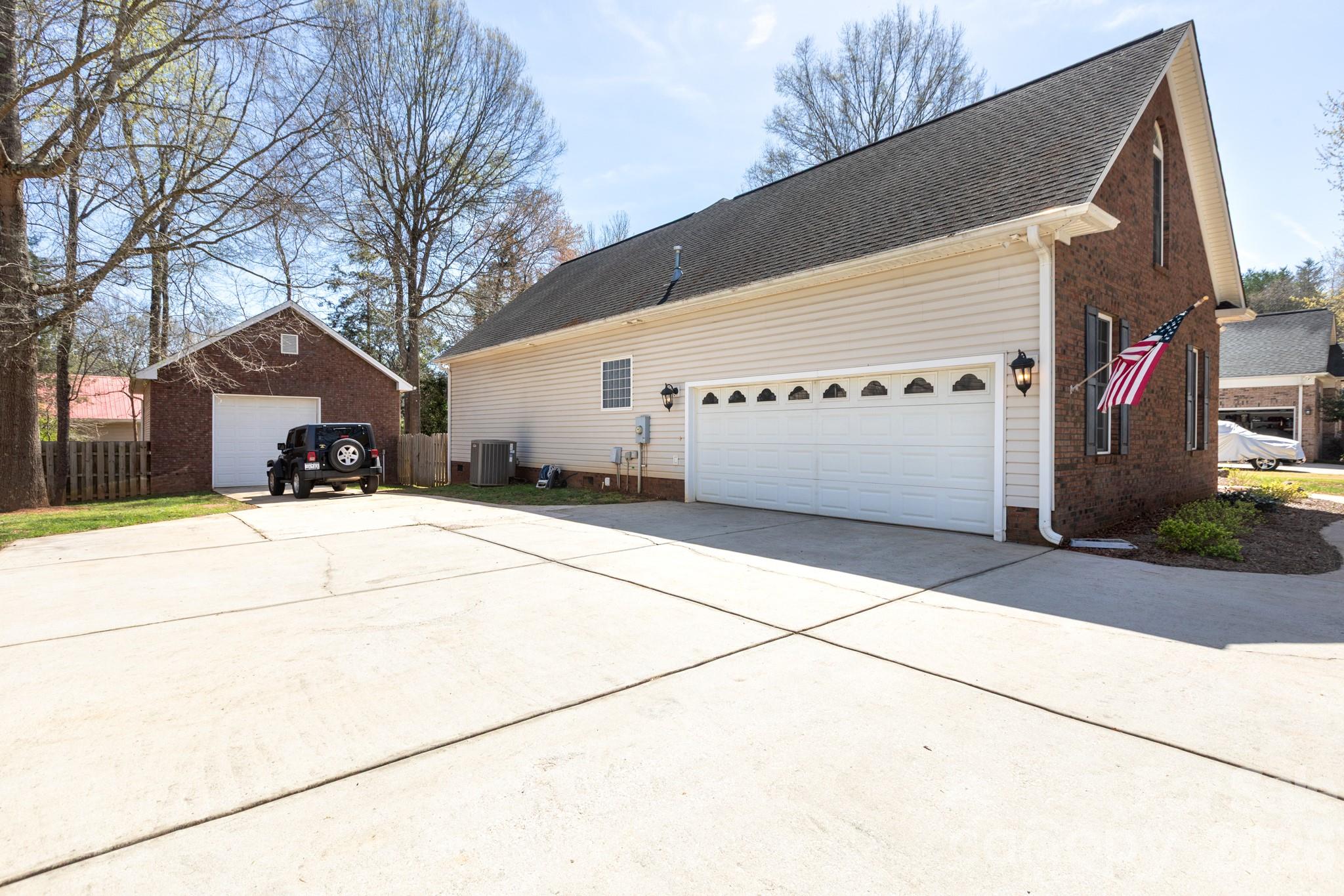 1525 Garrett Landen Drive