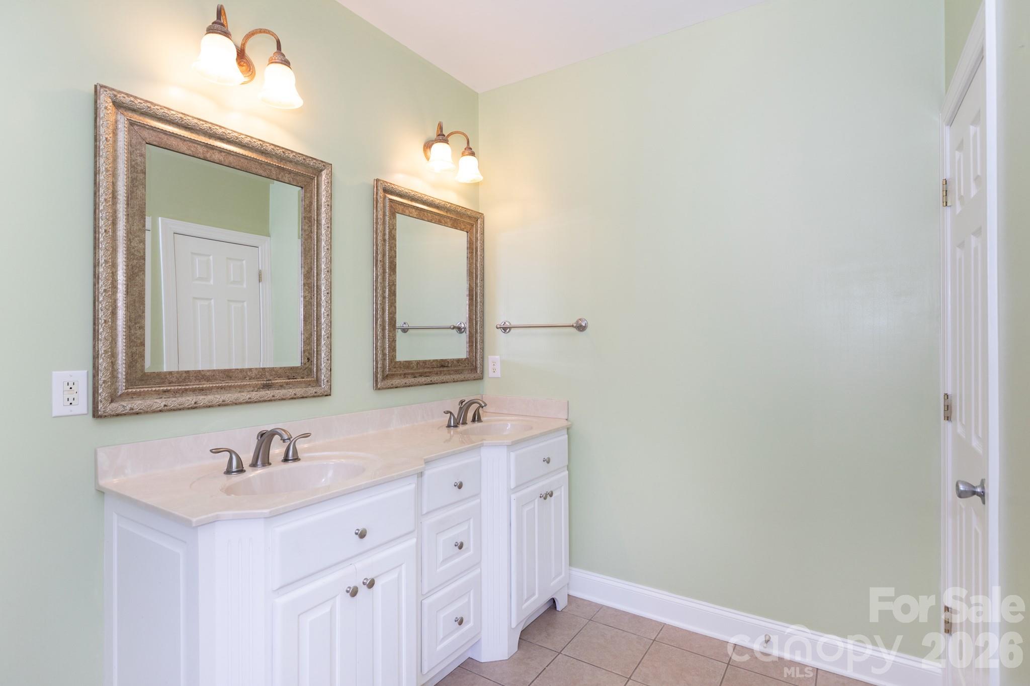 1525 Garrett Landen Drive