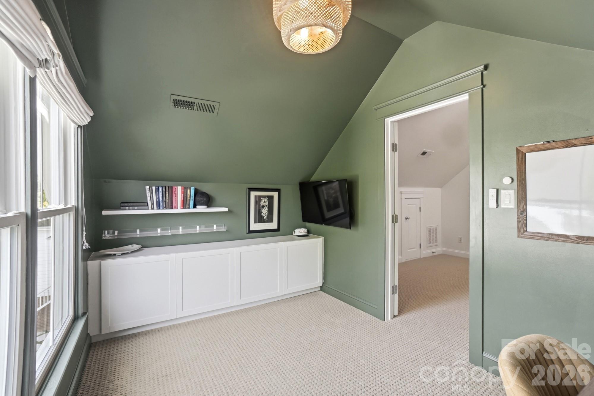 4333 Birkshire Heights