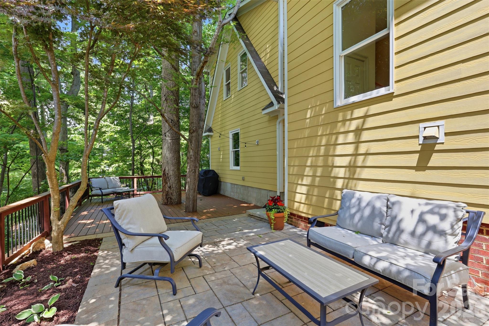 739 Julia Street