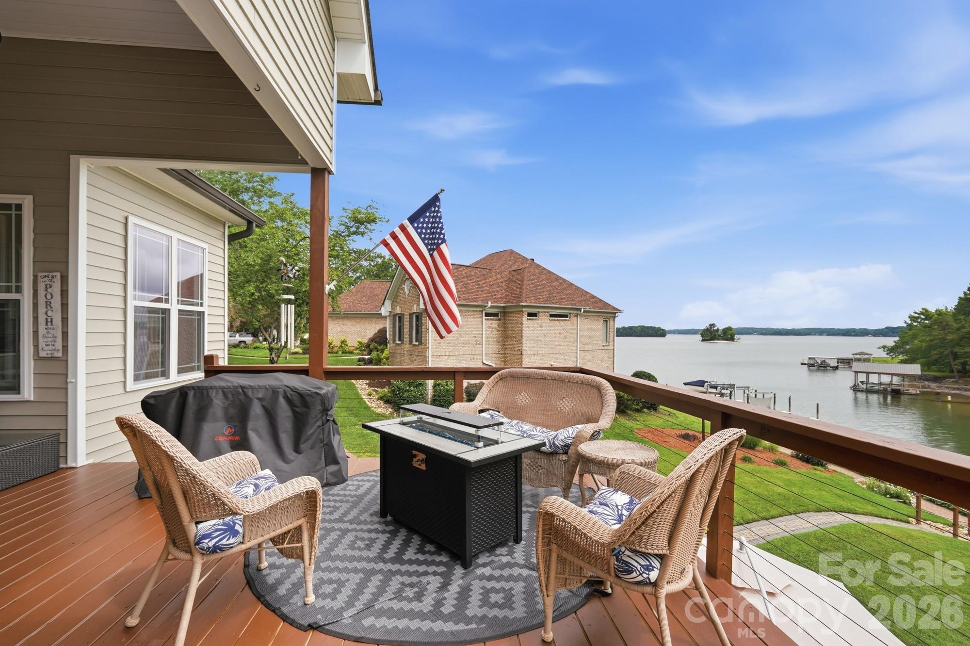 913 Lake Club Drive