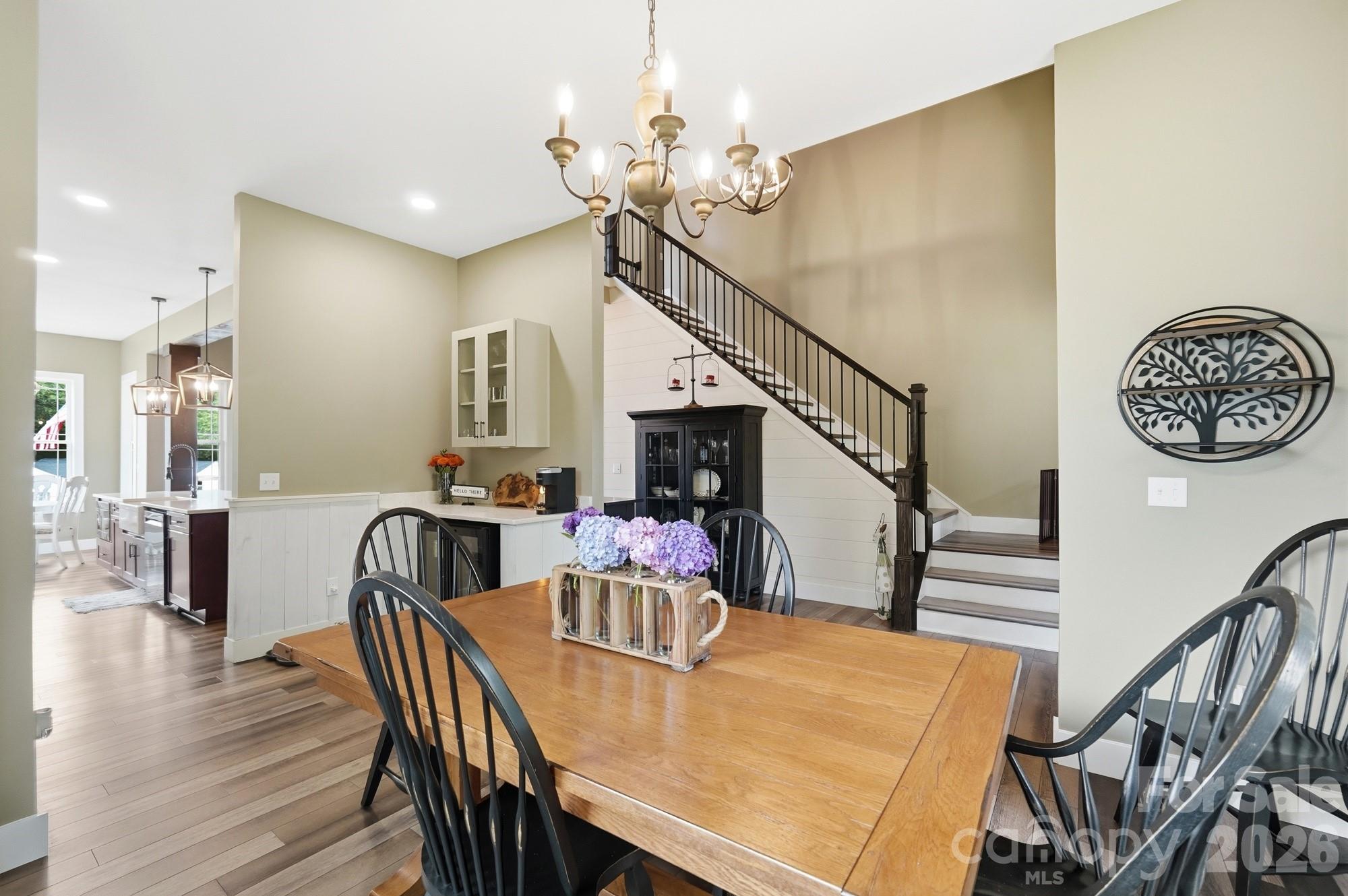 913 Lake Club Drive