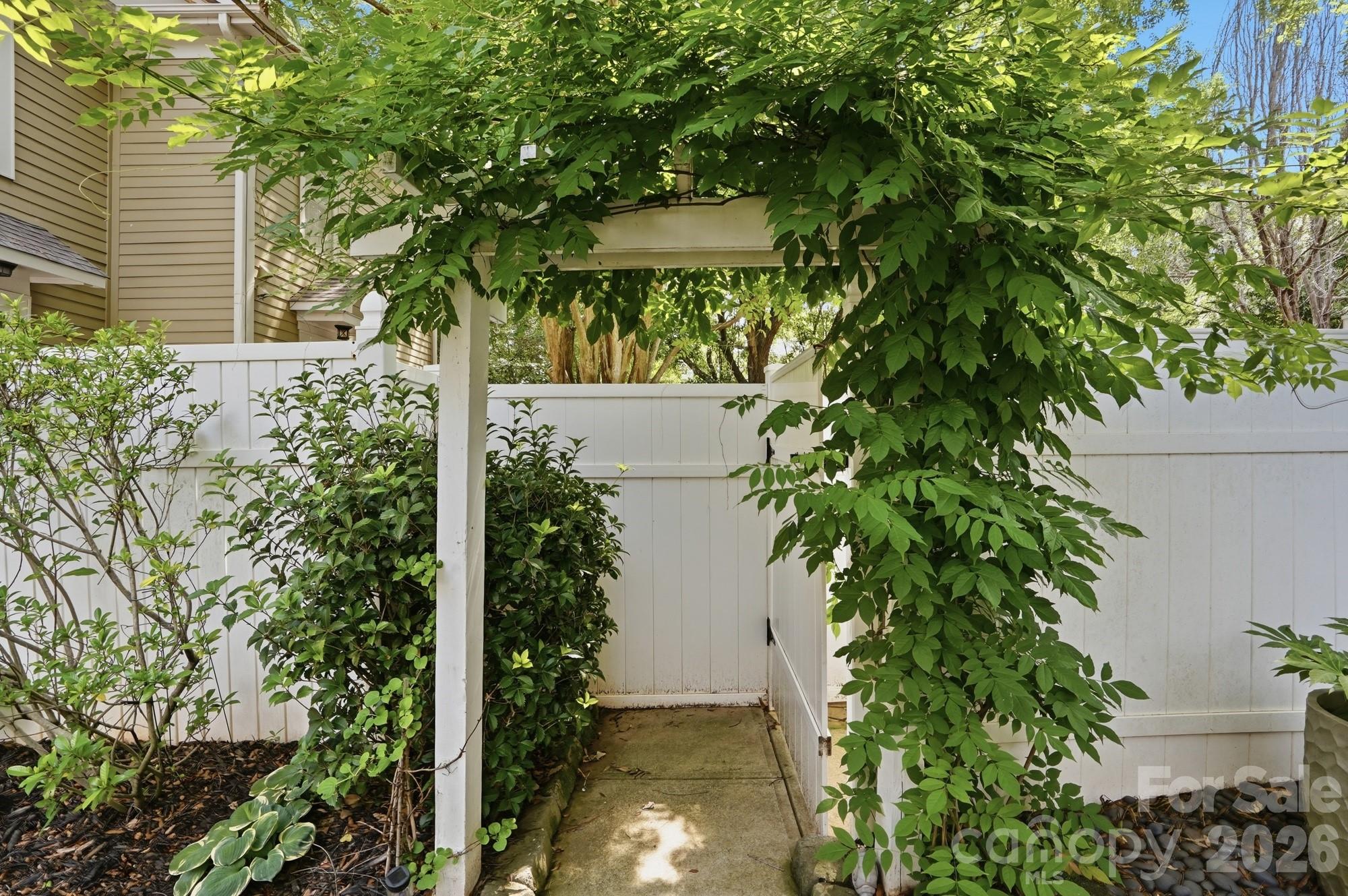 306 Elis Way