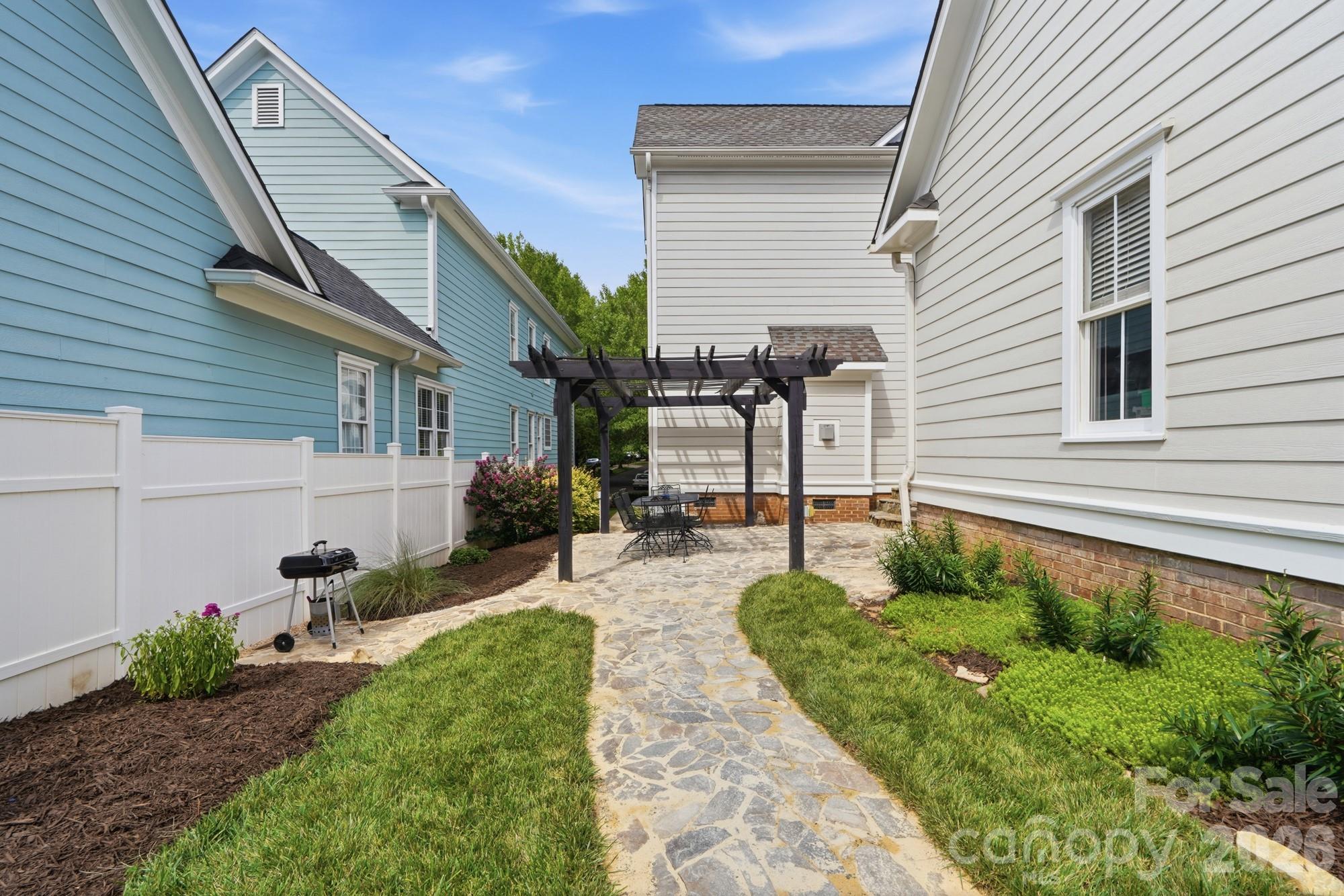 716 Shady Grove Crossing