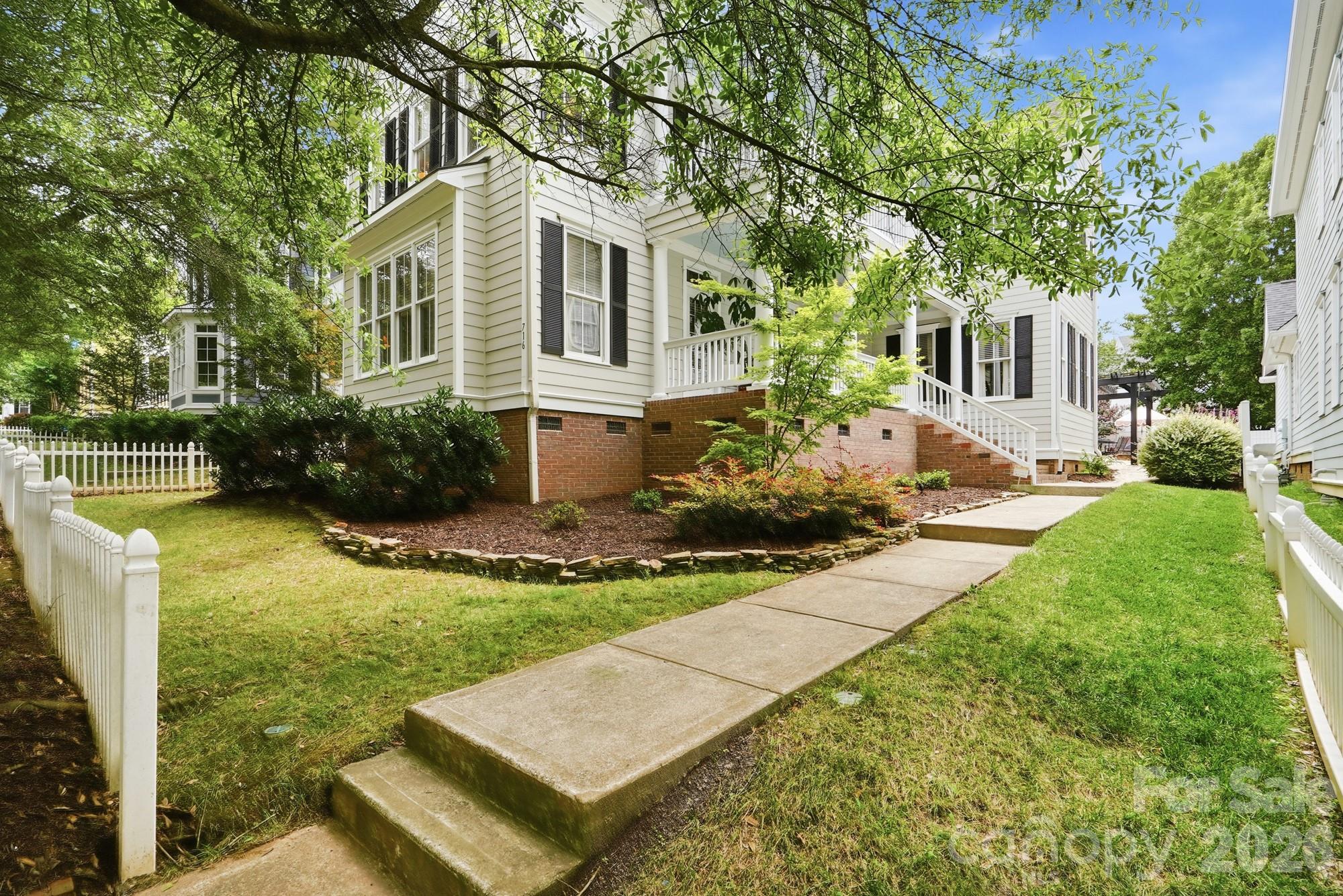 716 Shady Grove Crossing