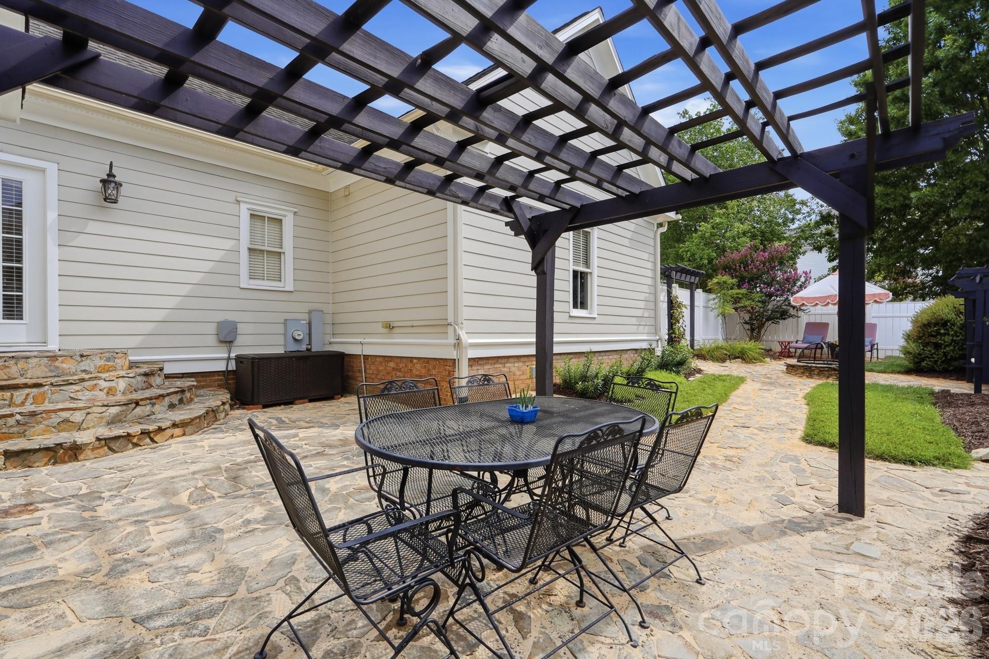 716 Shady Grove Crossing