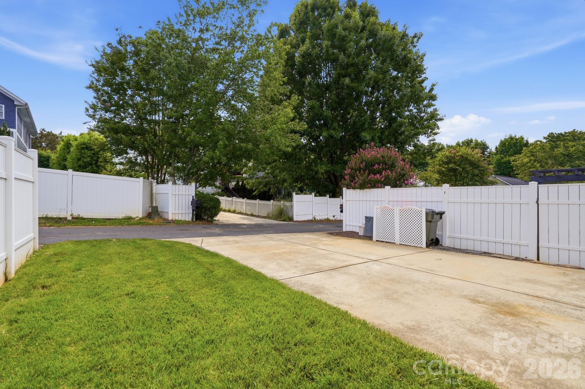 716 Shady Grove Crossing
