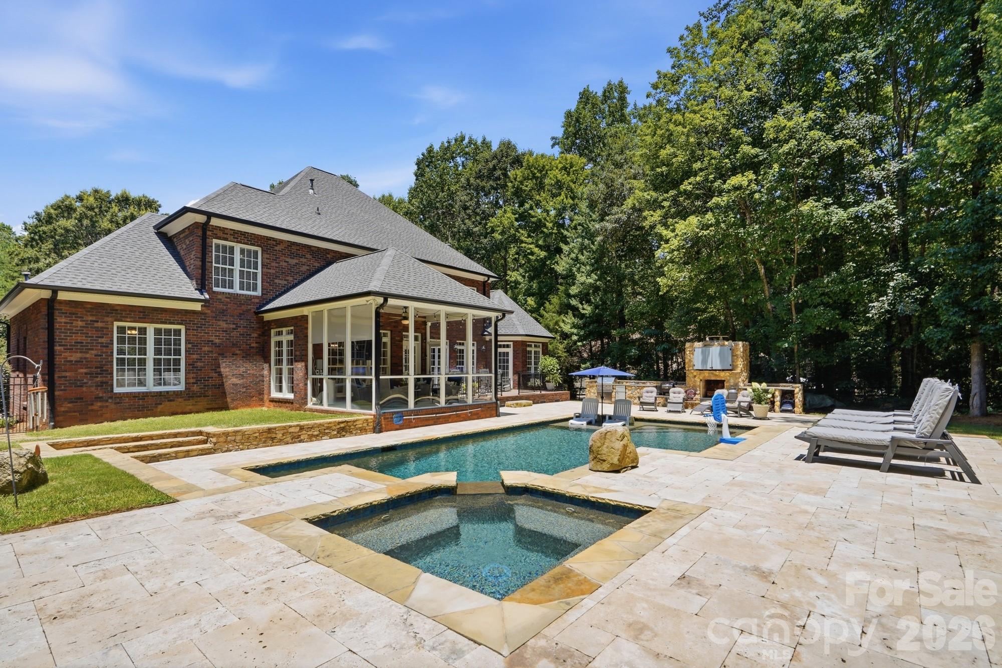 832 Savile Lane