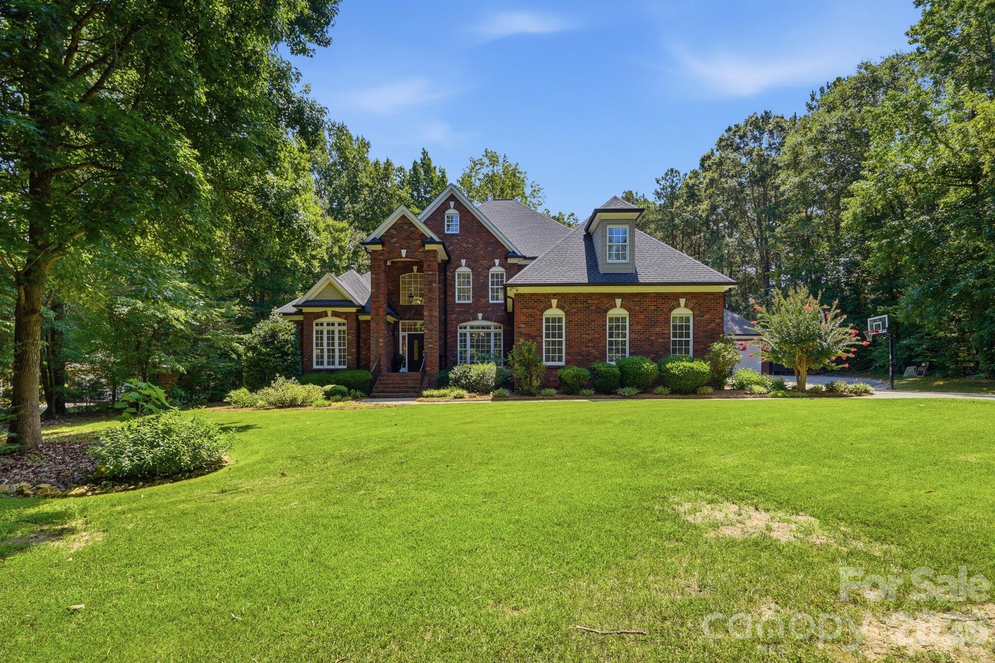 832 Savile Lane