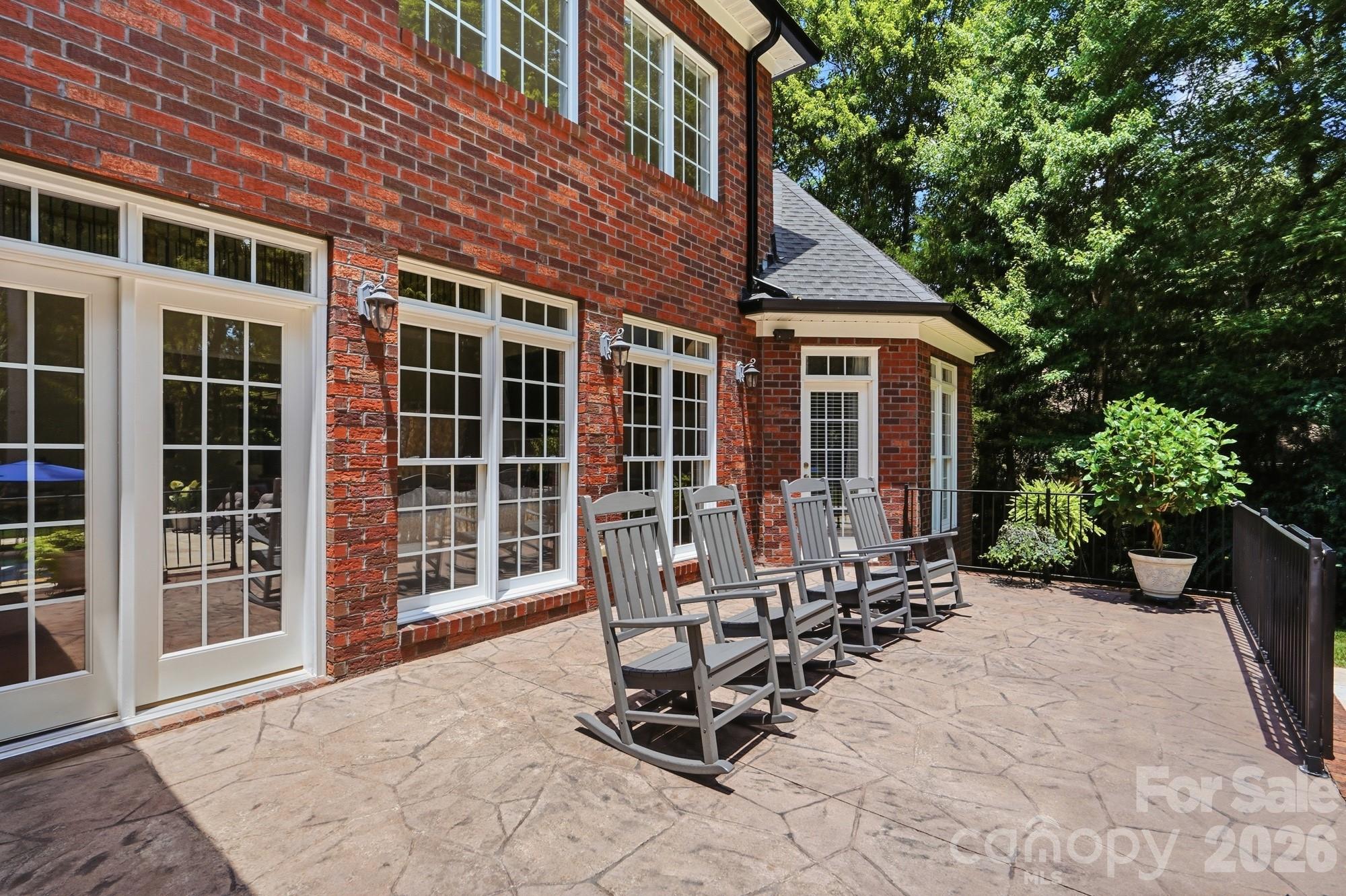 832 Savile Lane