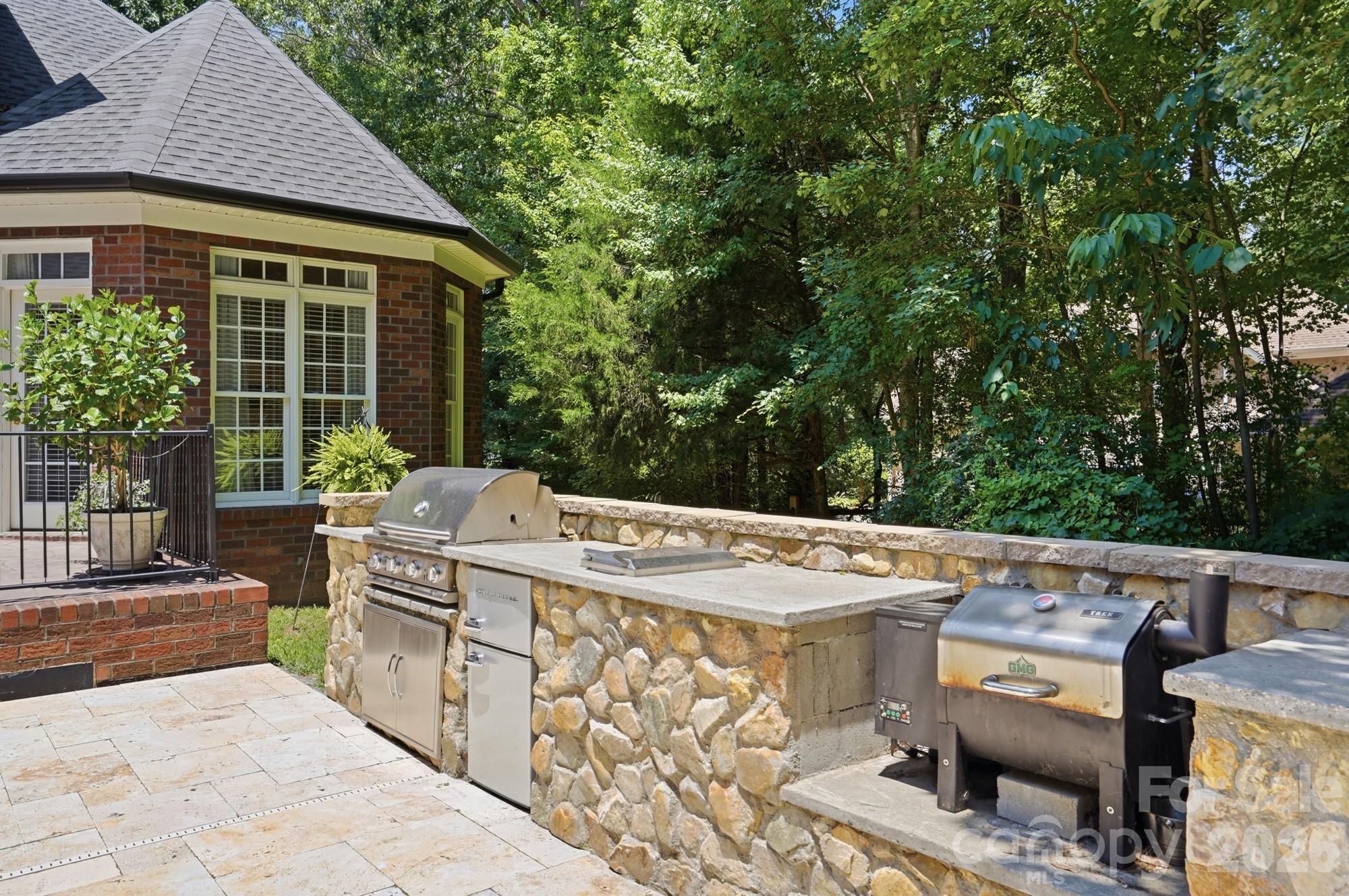 832 Savile Lane