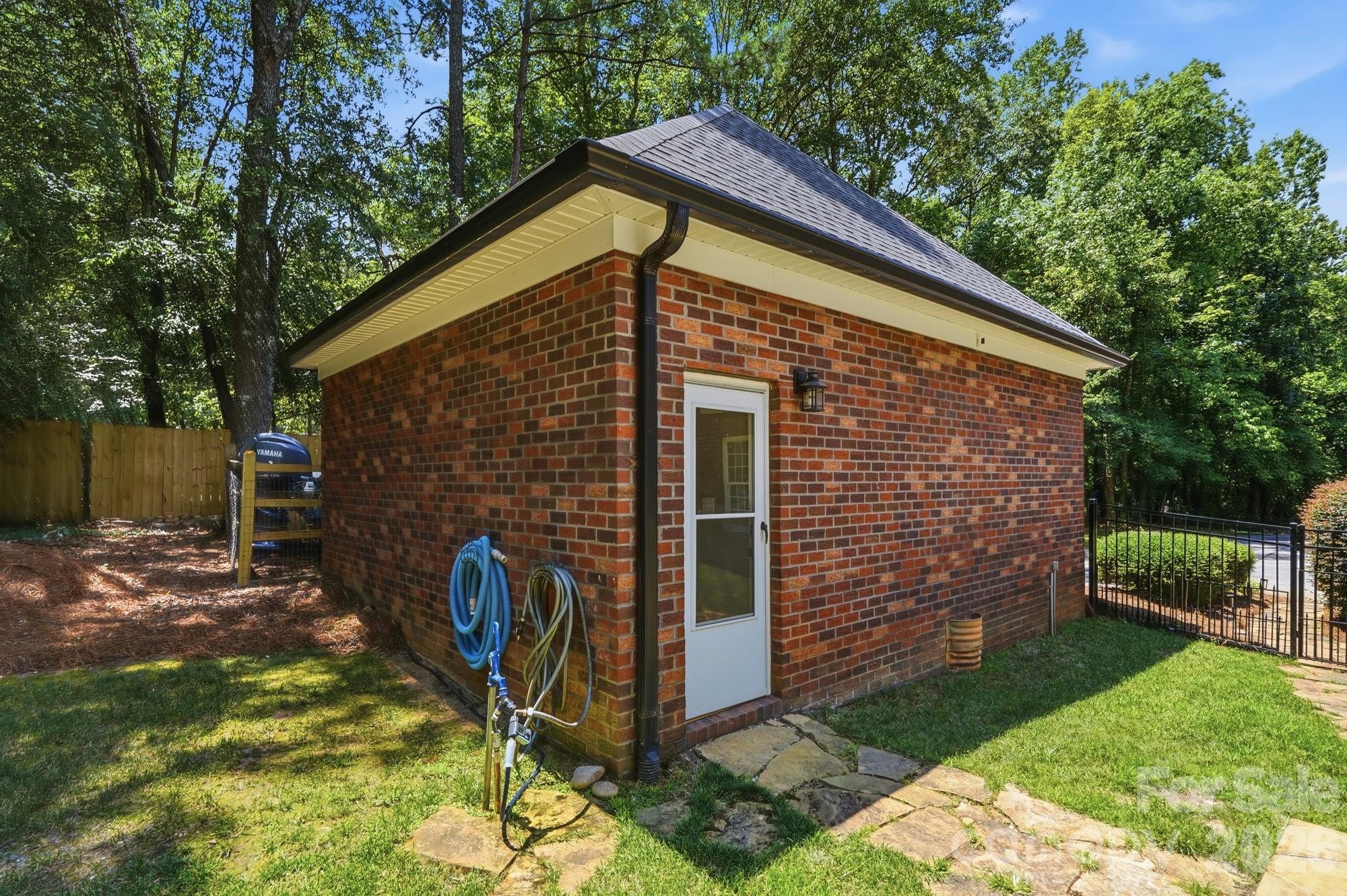 832 Savile Lane