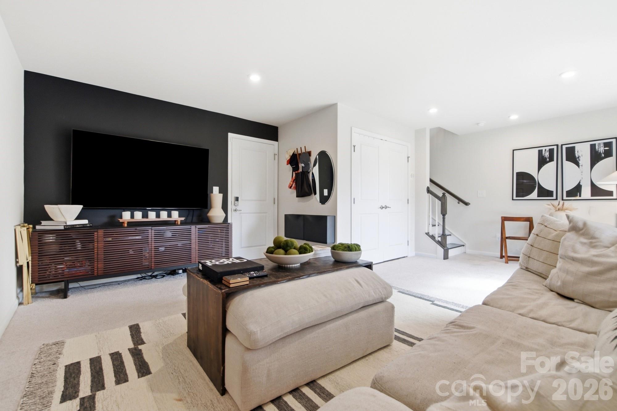 2543 Grantham Place Drive