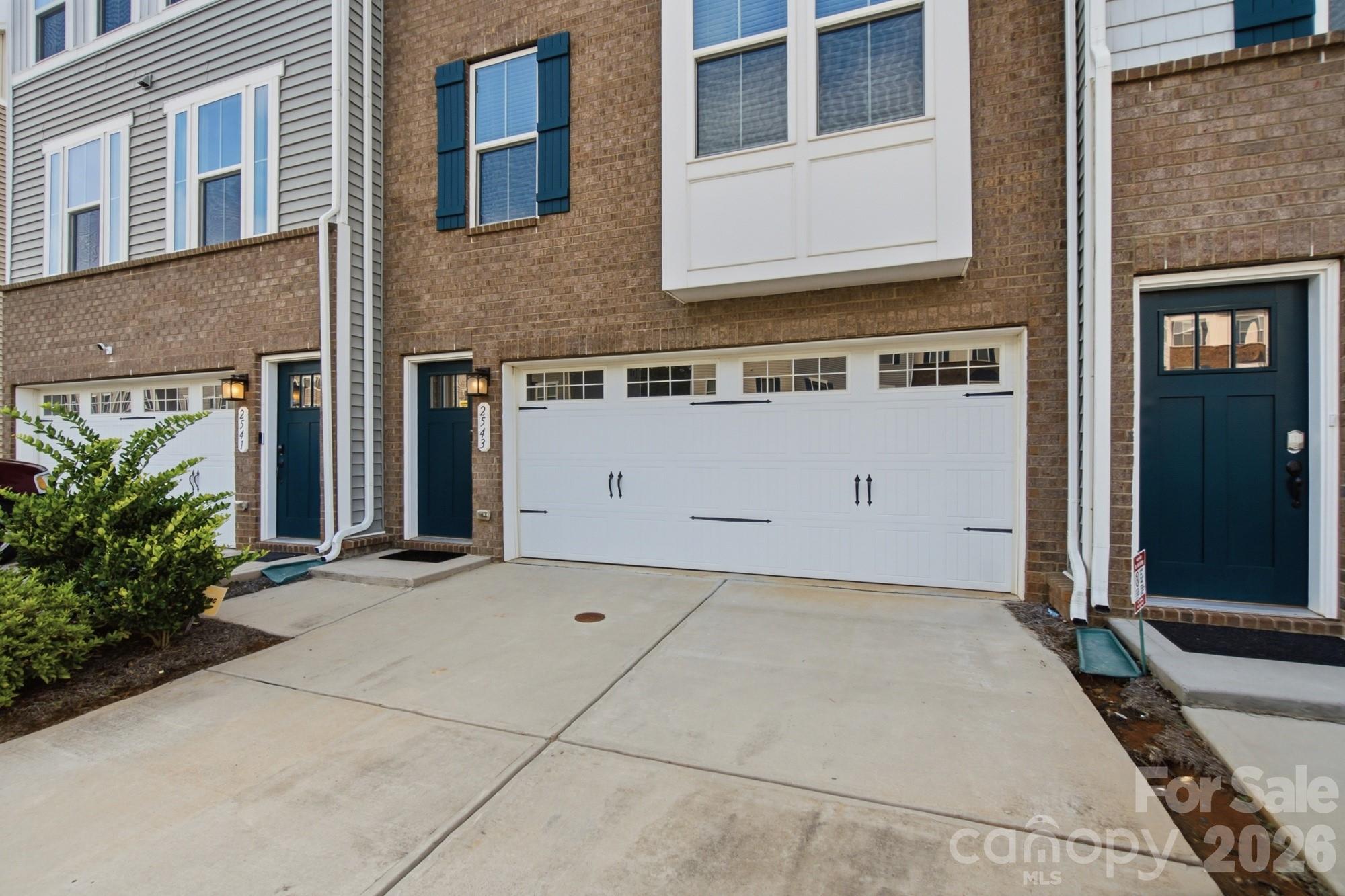 2543 Grantham Place Drive