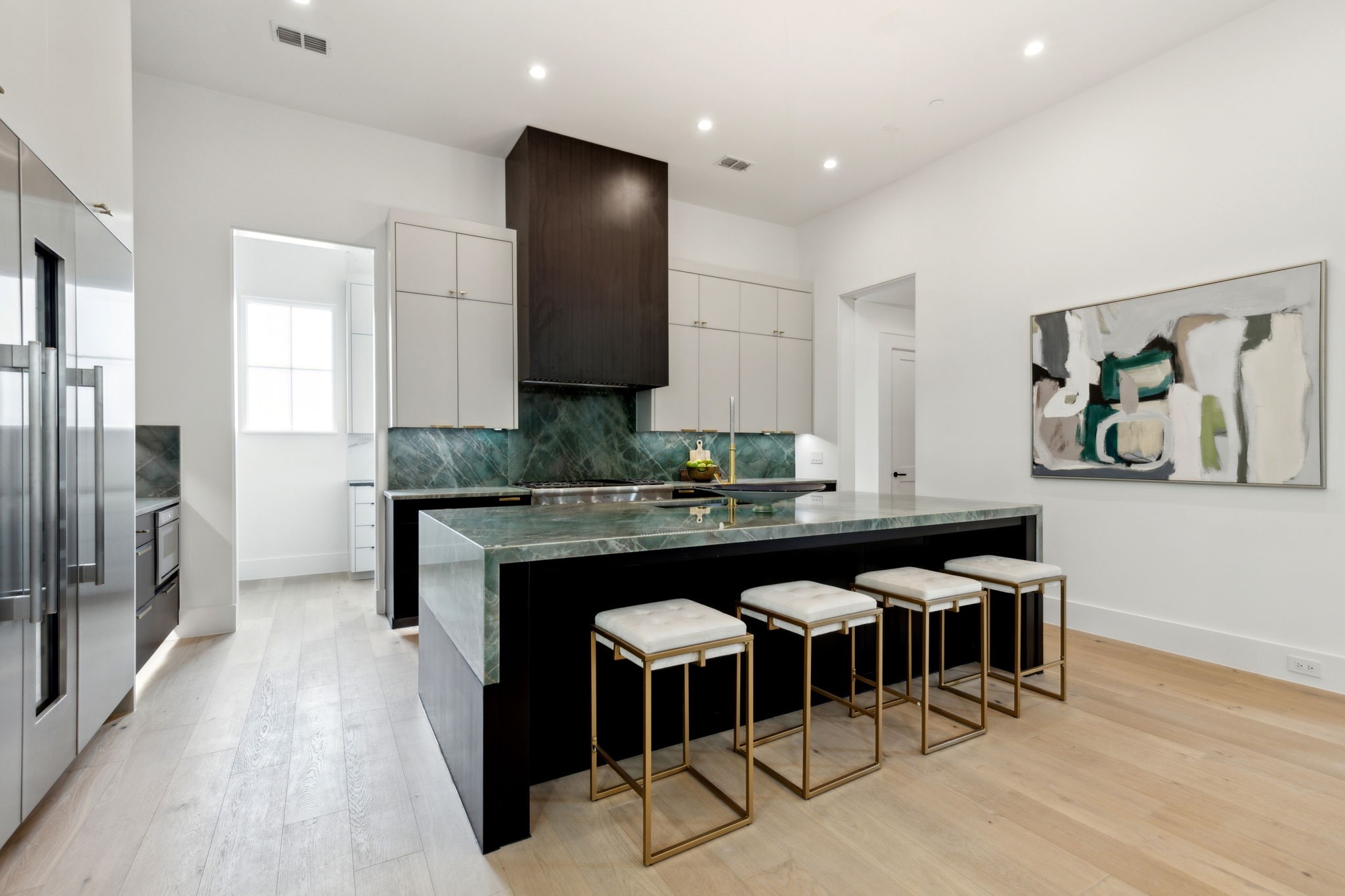 12 Cardona Drive