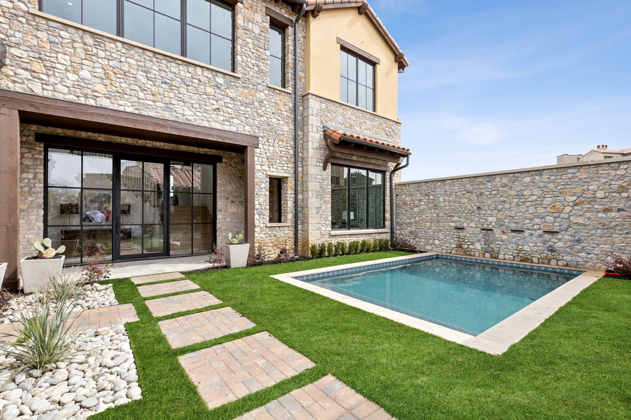 12 Cardona Drive