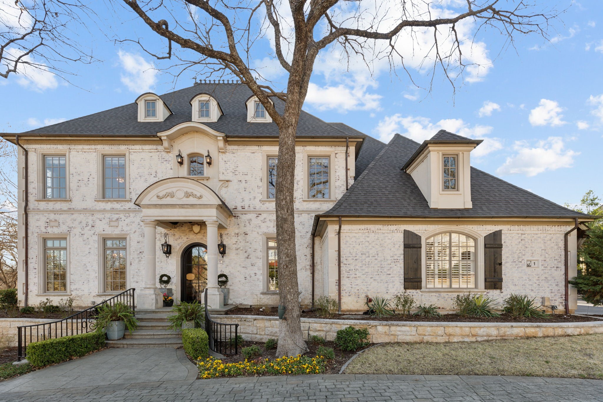 1 Hayes Court