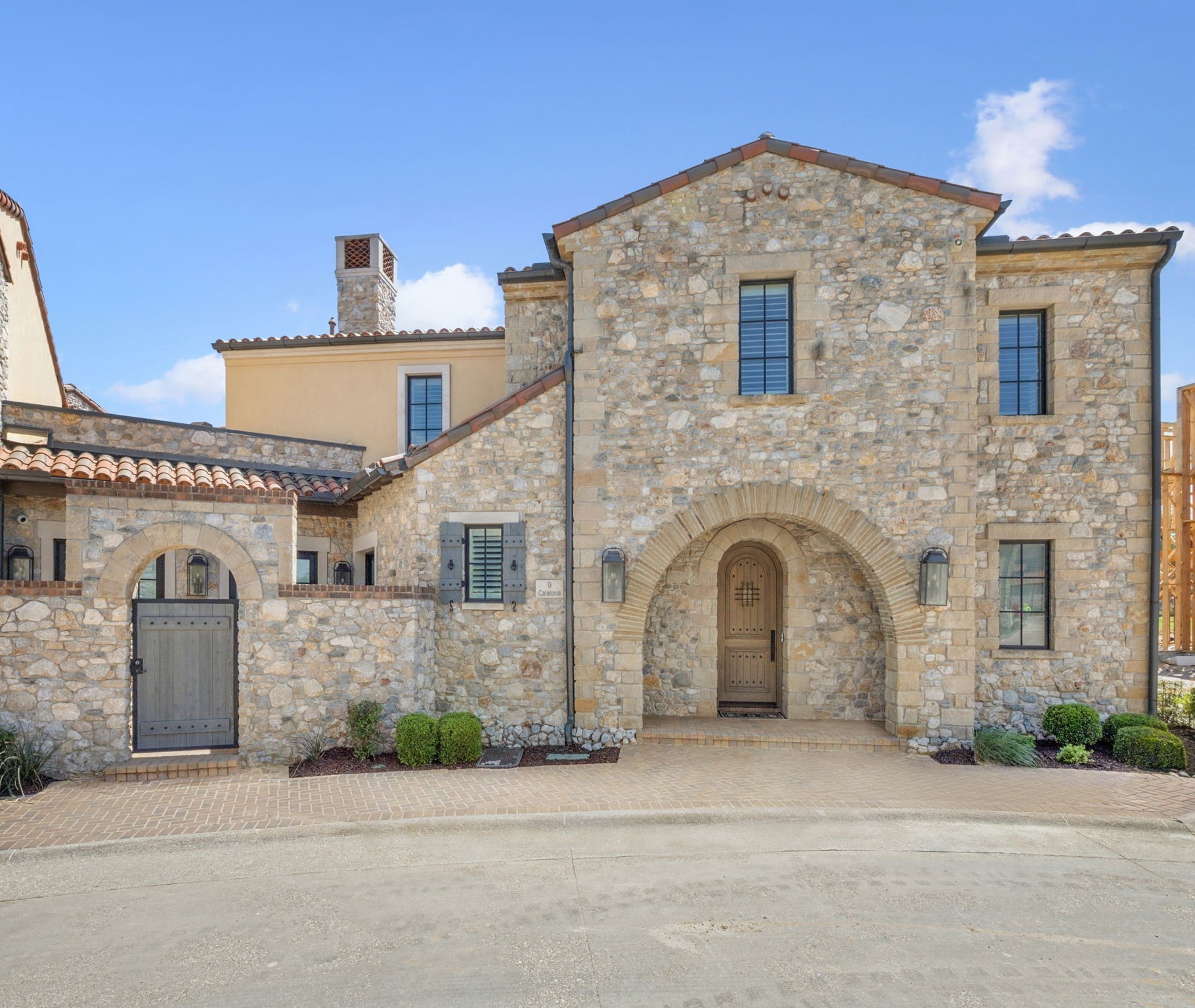 9 Catalonia Drive