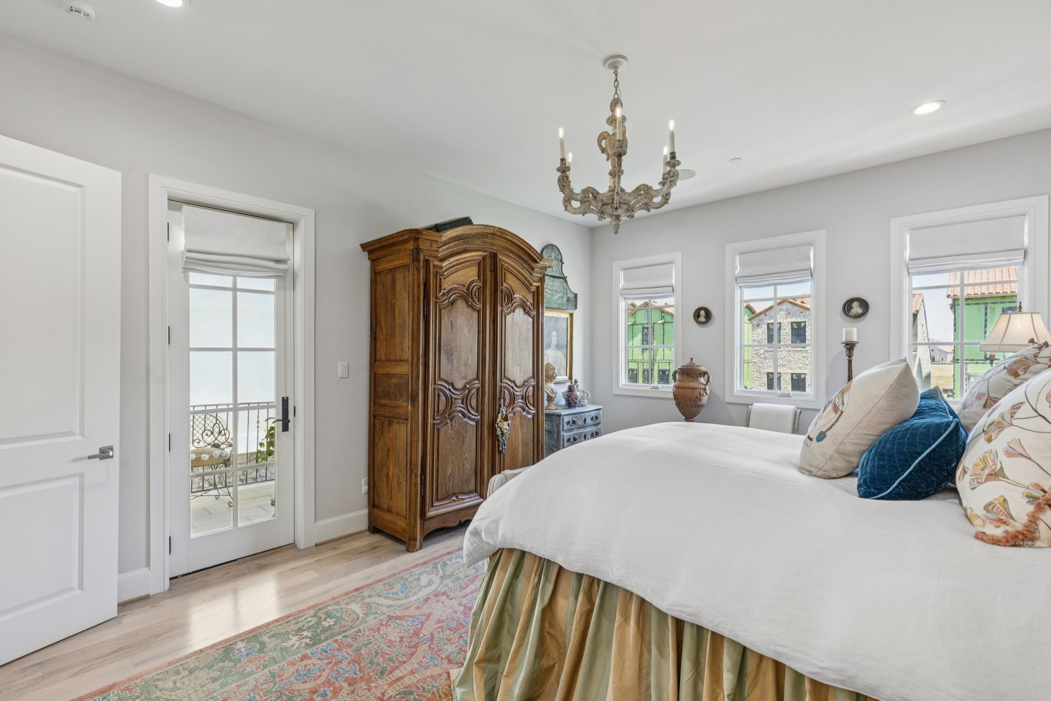 10 Comillas Drive