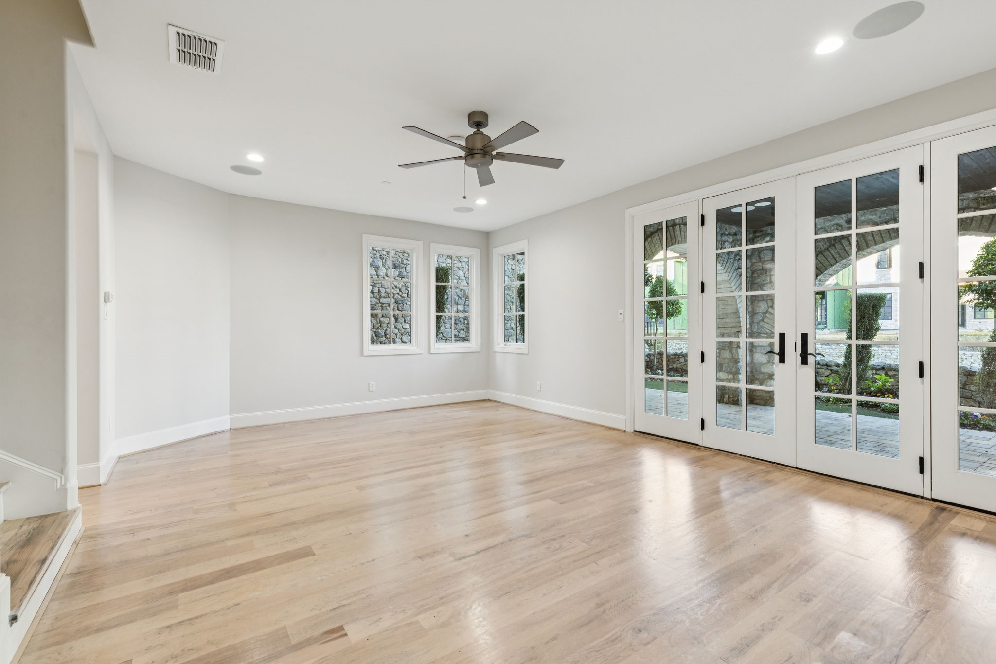 10 Comillas Drive