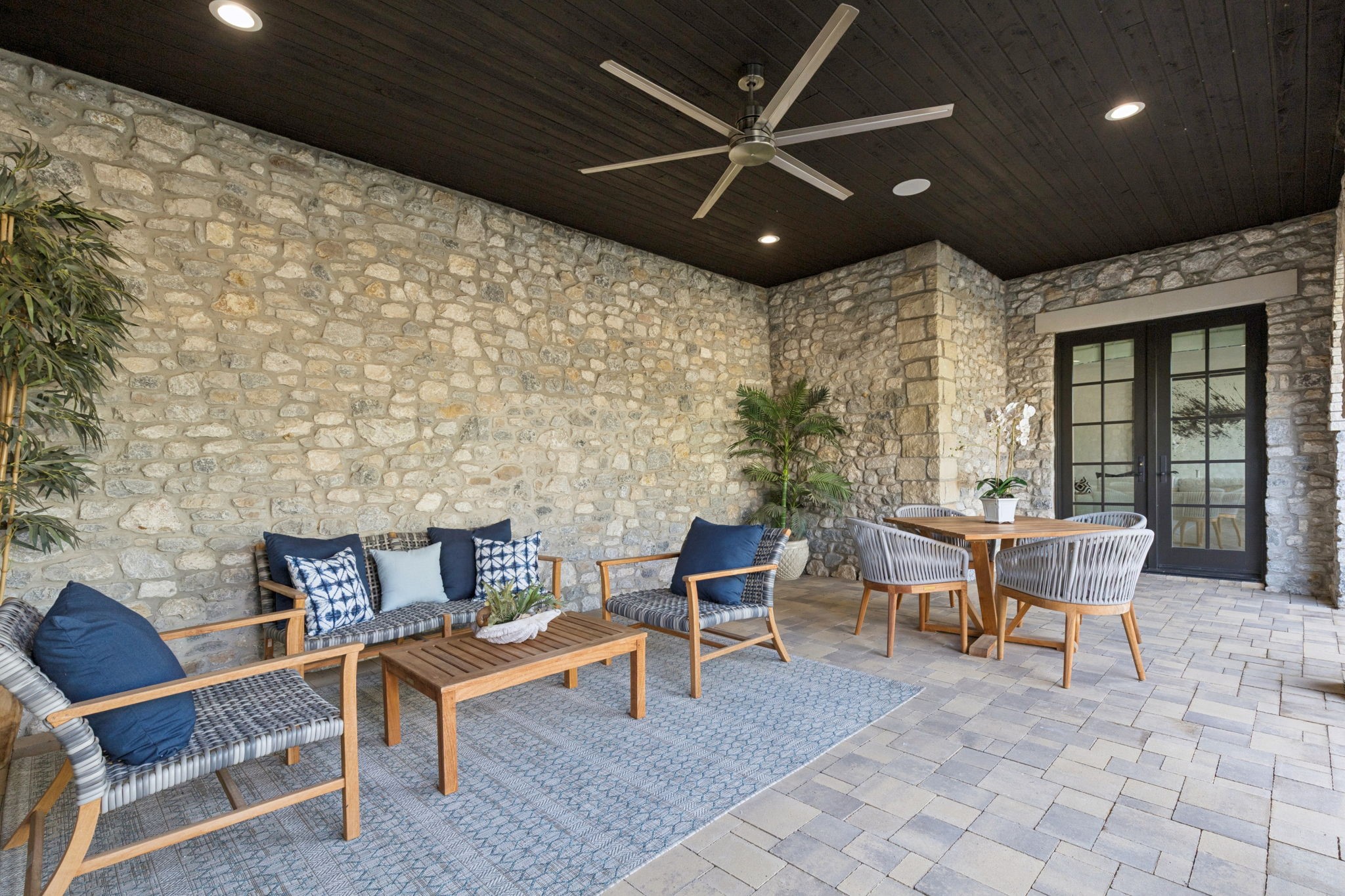 22 Comillas Drive