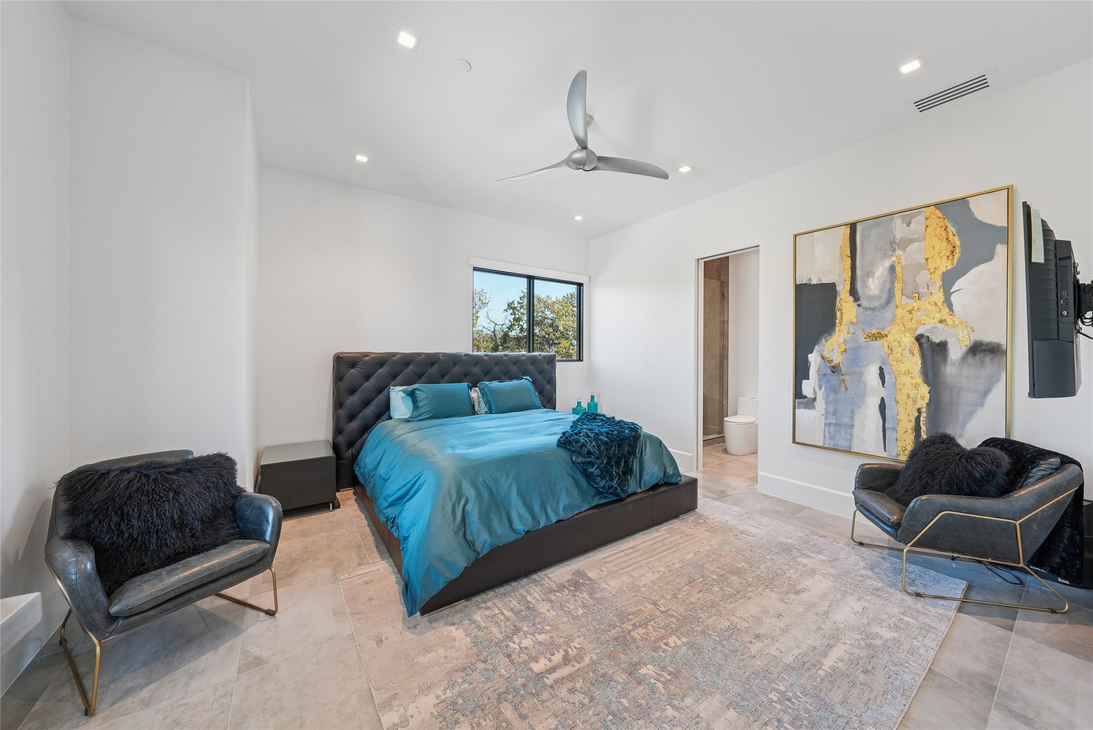 2104 Ainsley Court