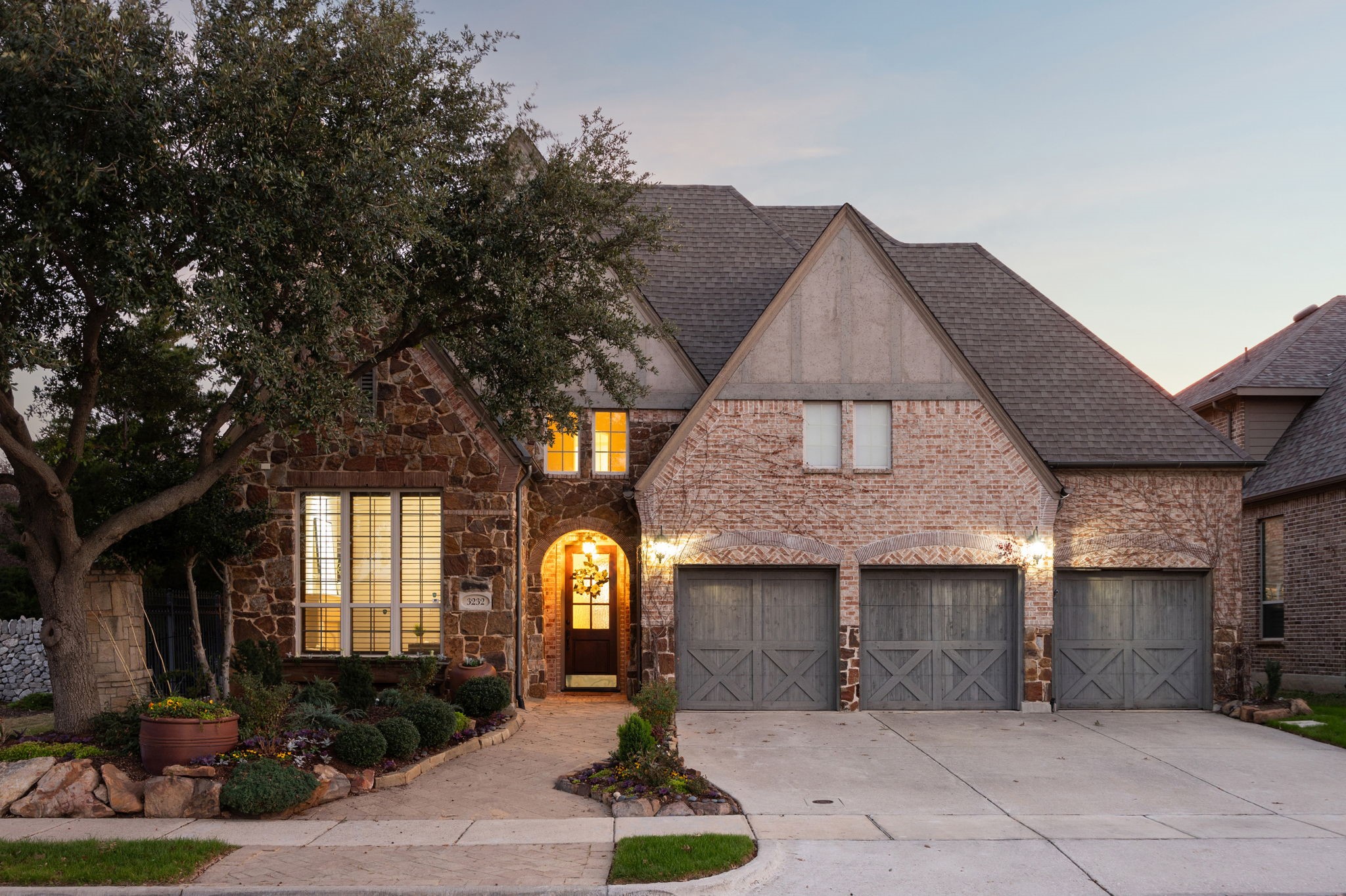 3232 Stonefield