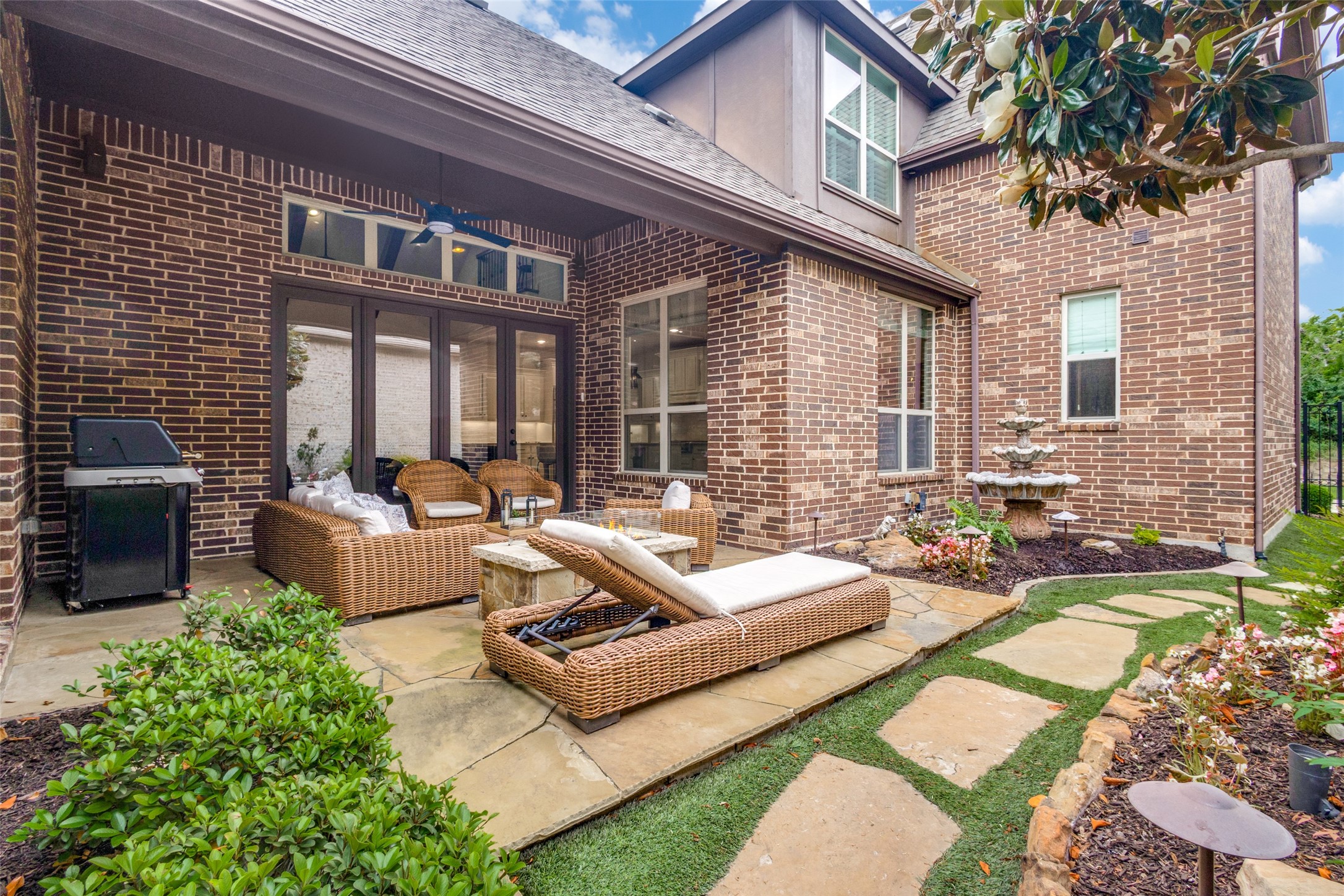 1613 Riviera Lane