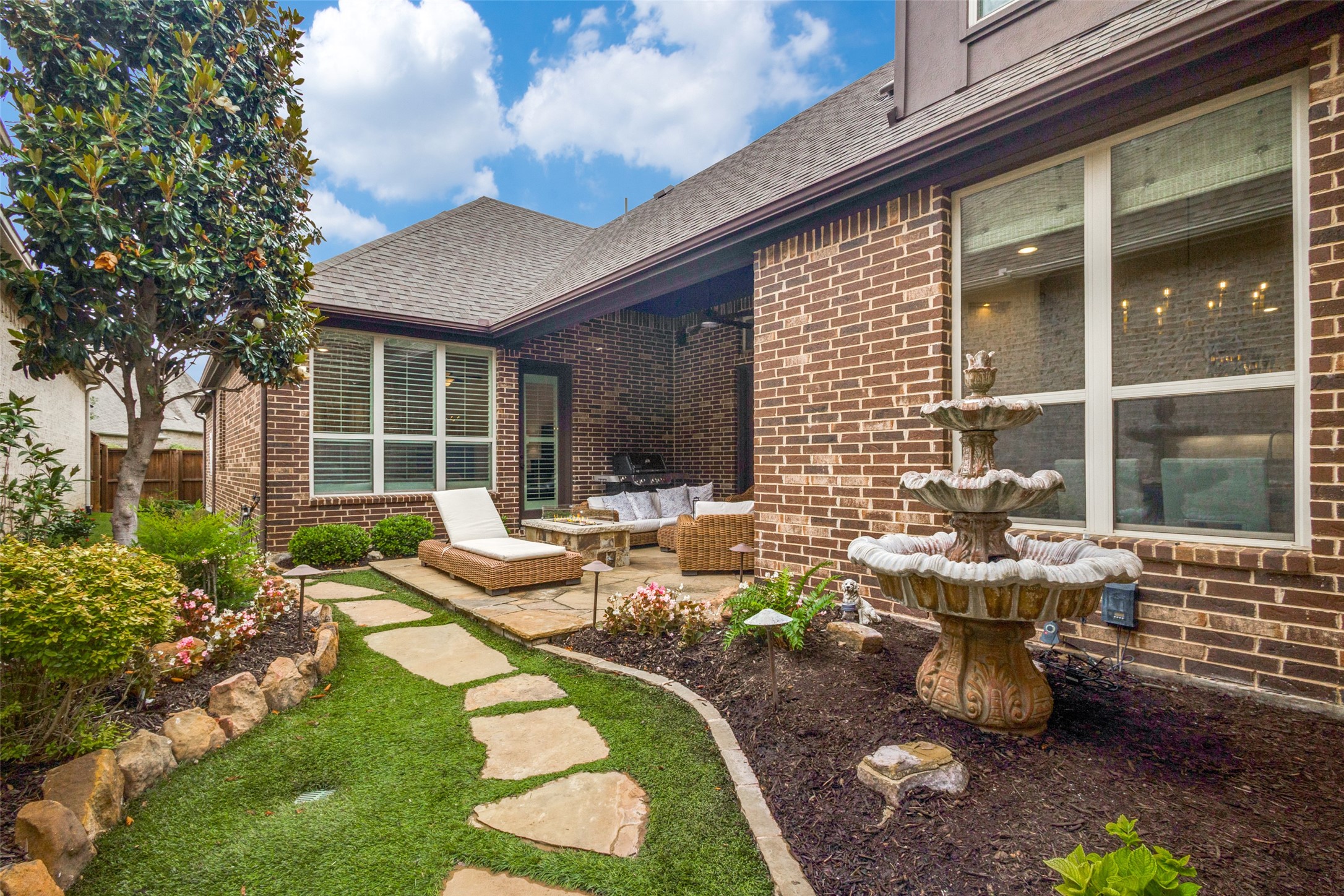 1613 Riviera Lane