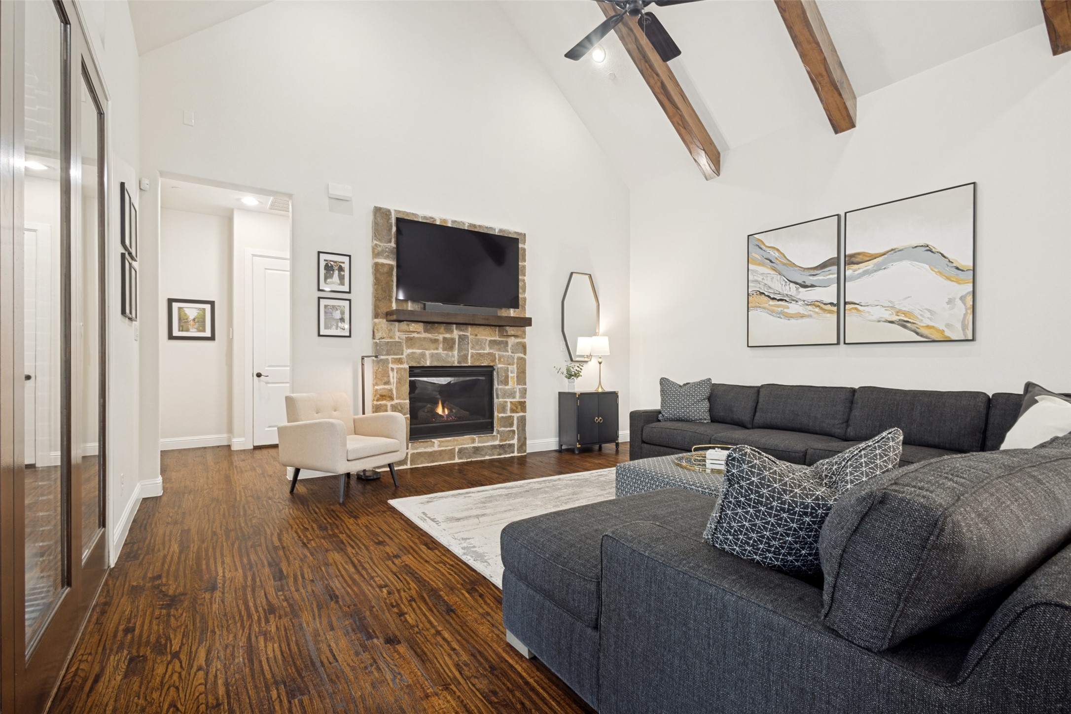 1613 Riviera Lane