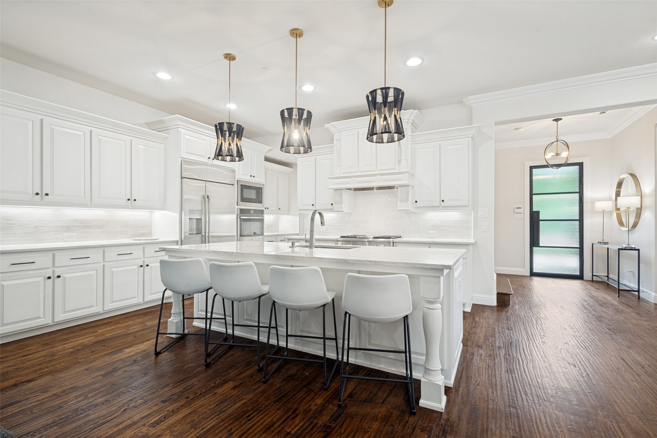1613 Riviera Lane