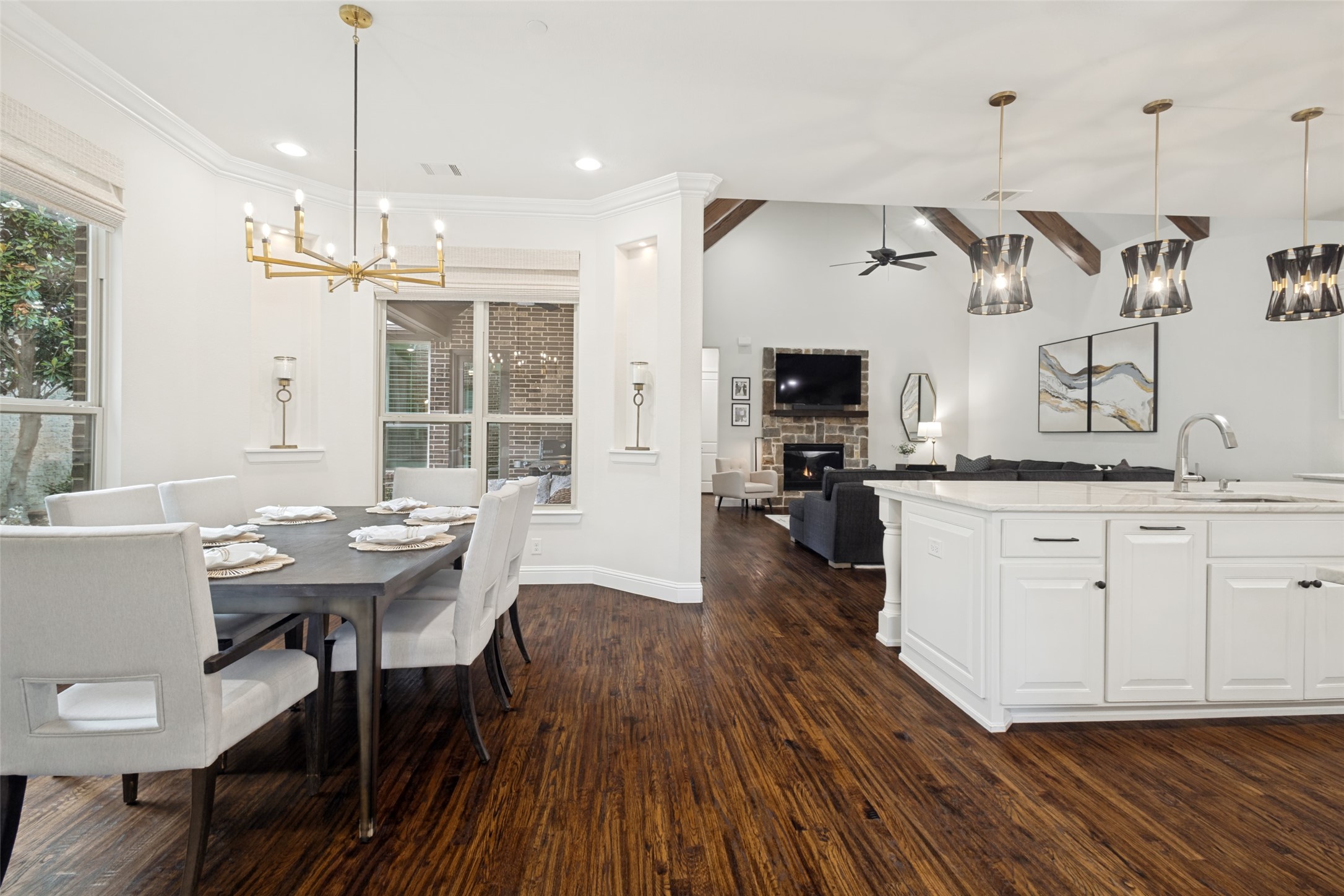 1613 Riviera Lane