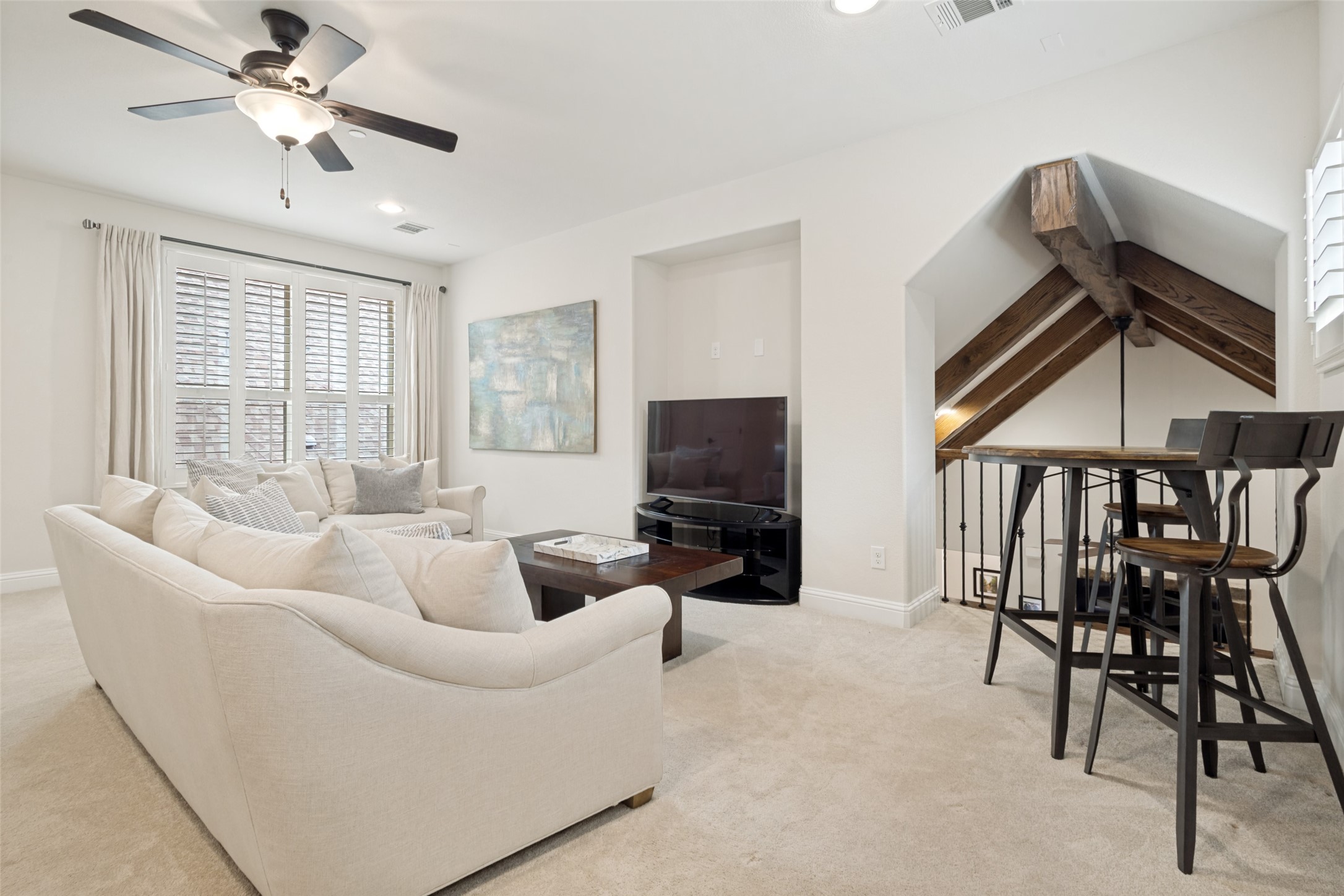 1613 Riviera Lane