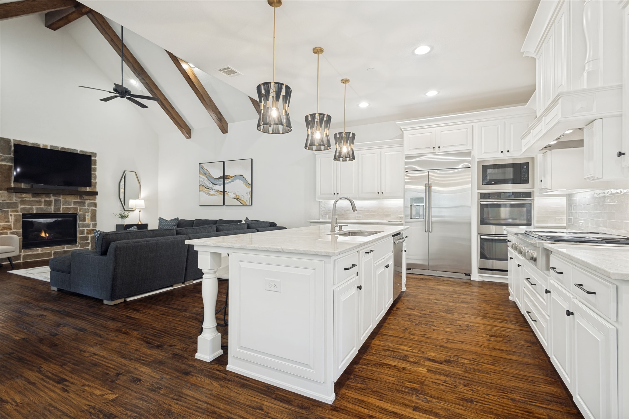 1613 Riviera Lane