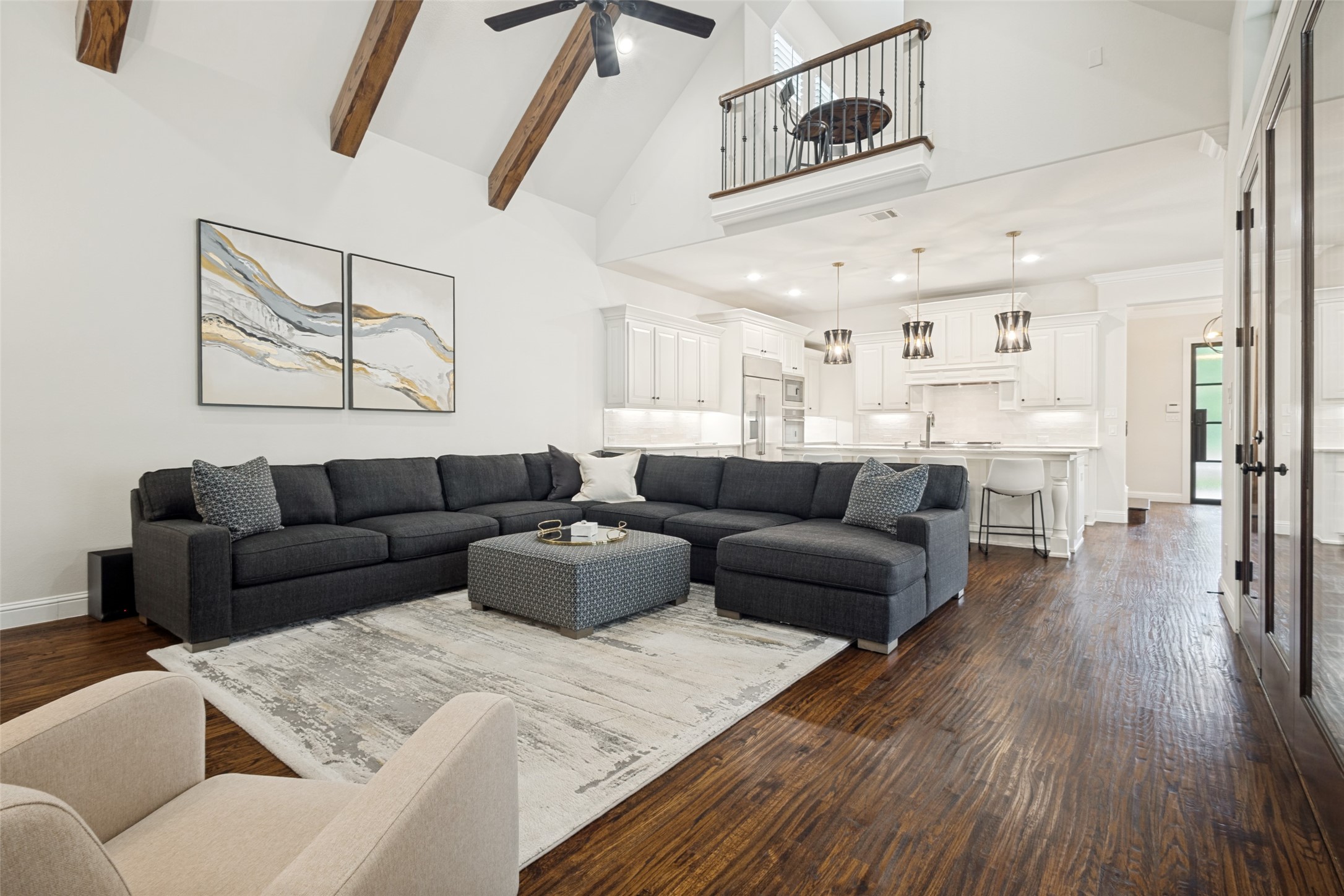 1613 Riviera Lane