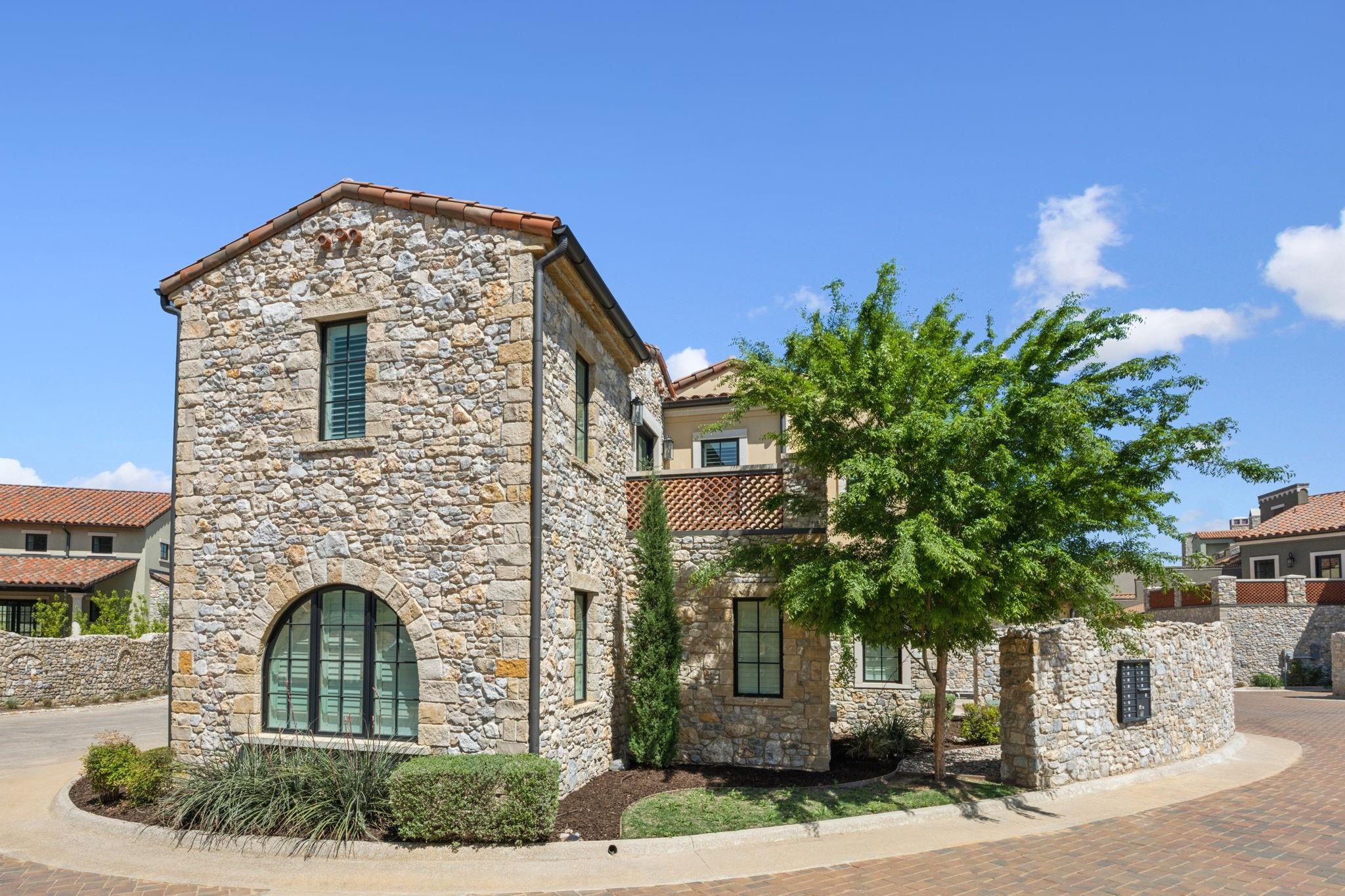 9 Catalonia Drive
