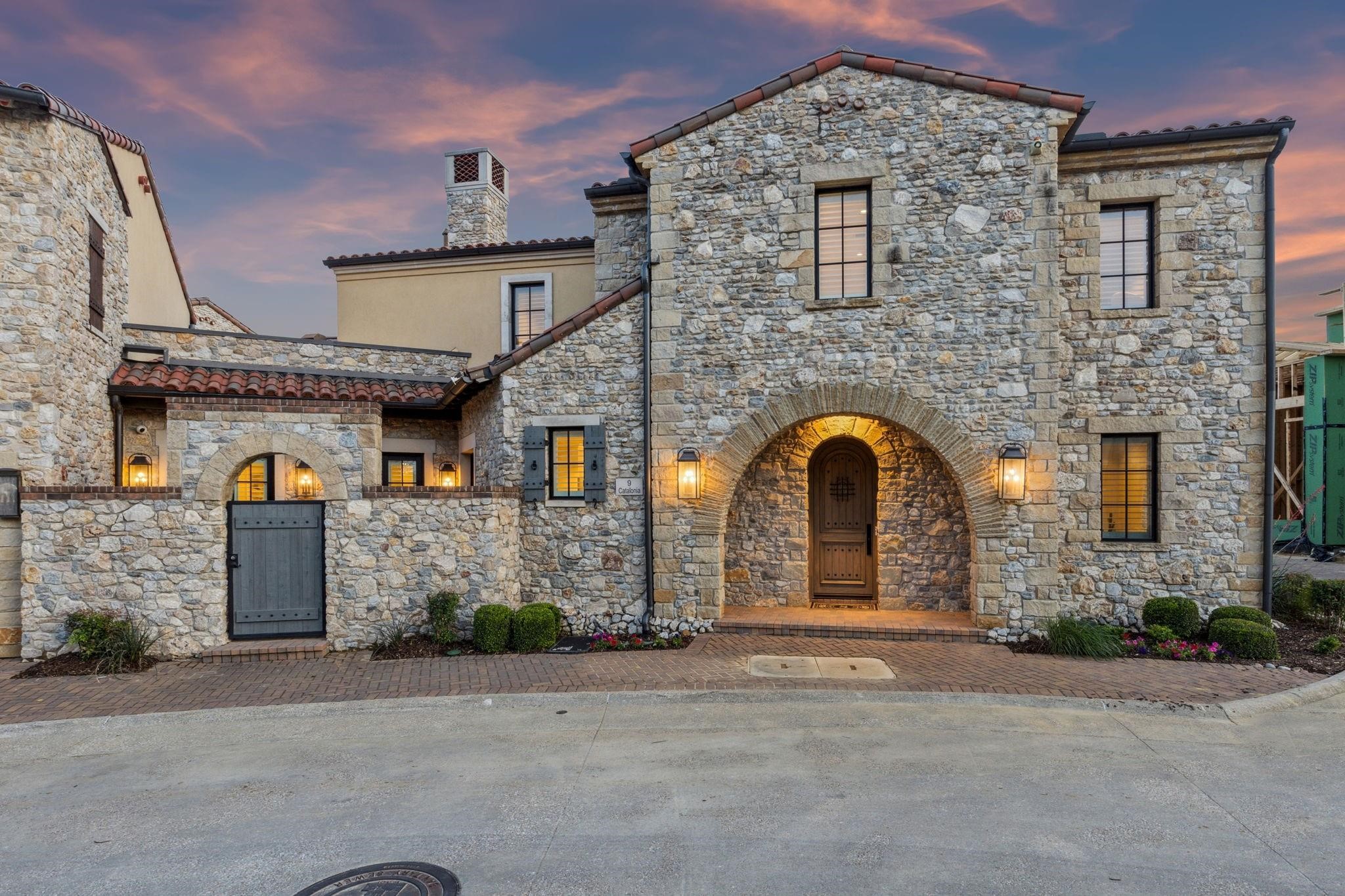 9 Catalonia Drive