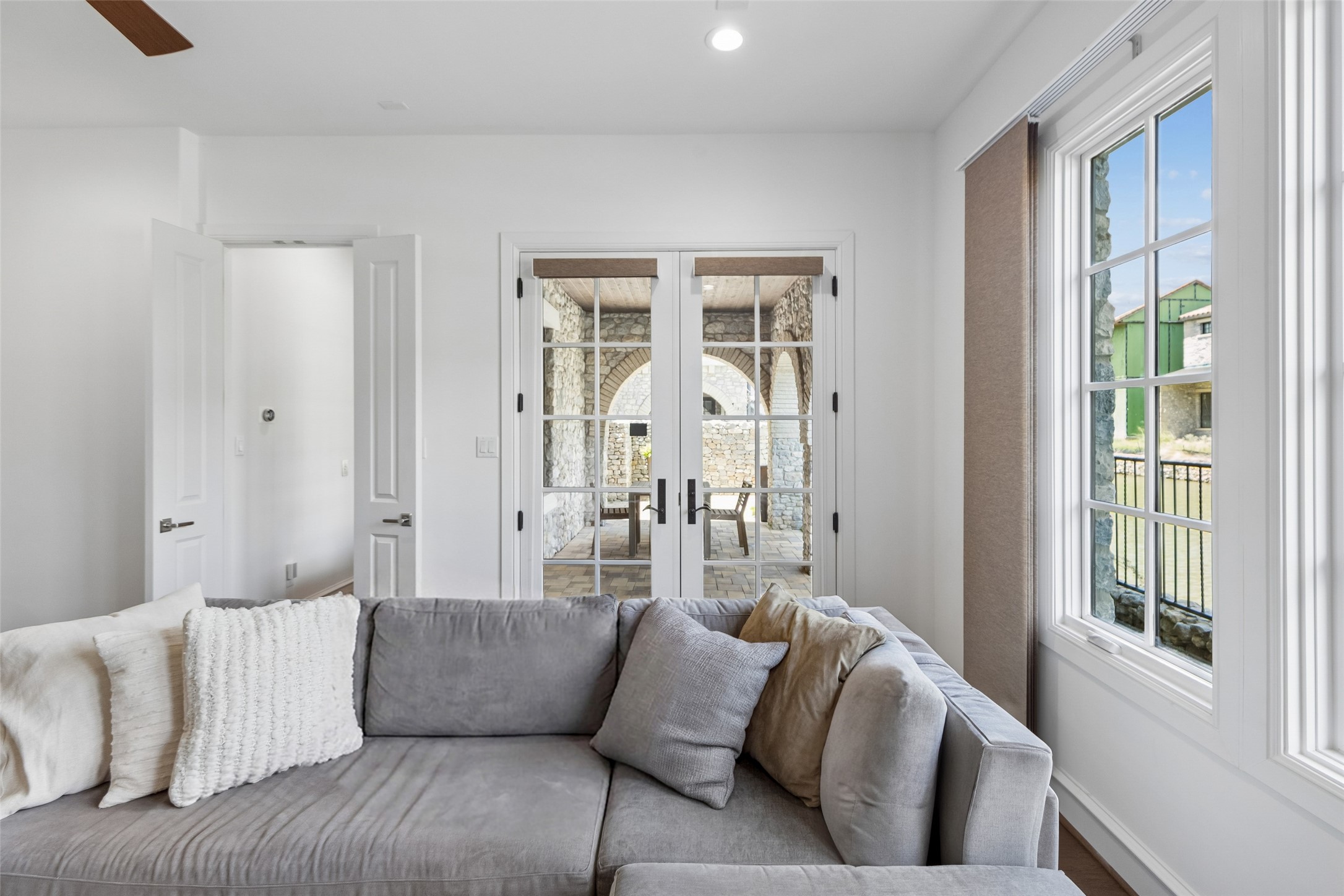 16 Comillas Drive