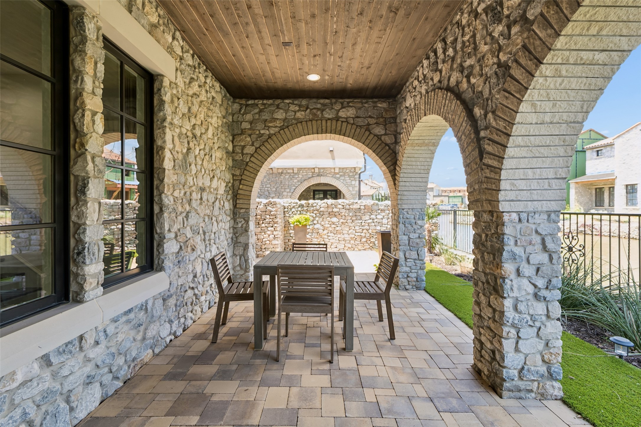 16 Comillas Drive