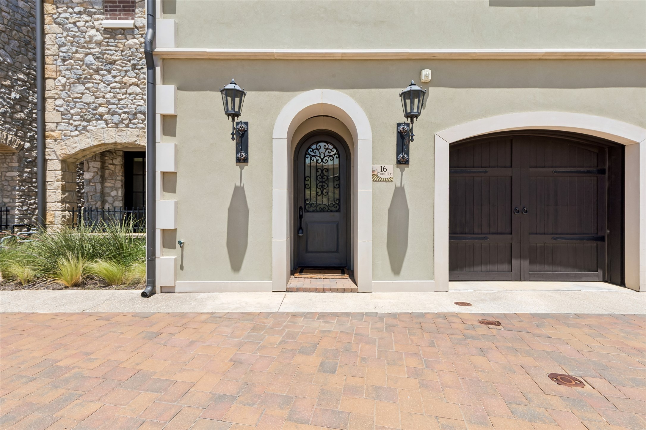 16 Comillas Drive