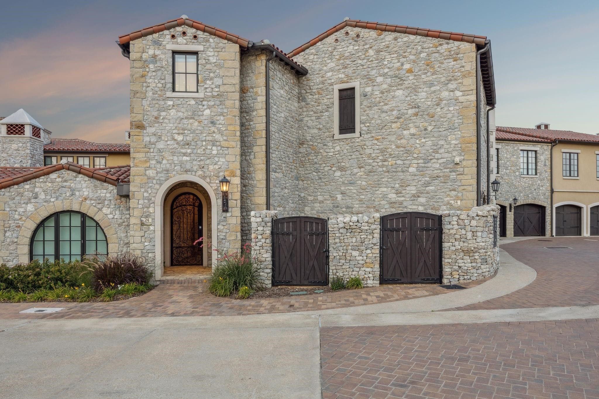 24 Comillas Drive