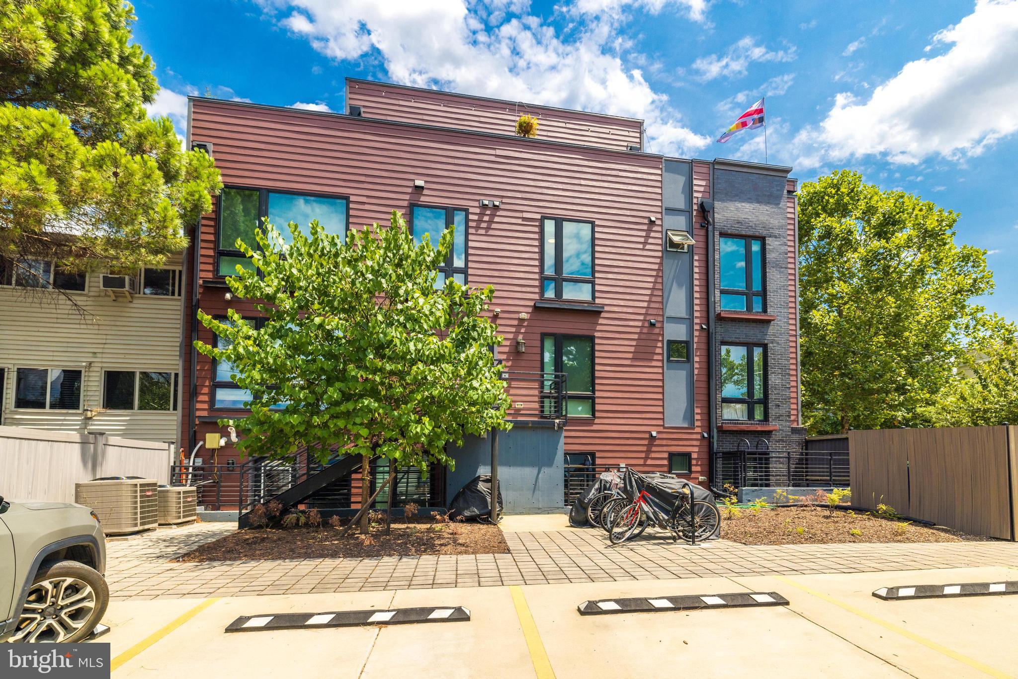 2900 12TH ST NE #202