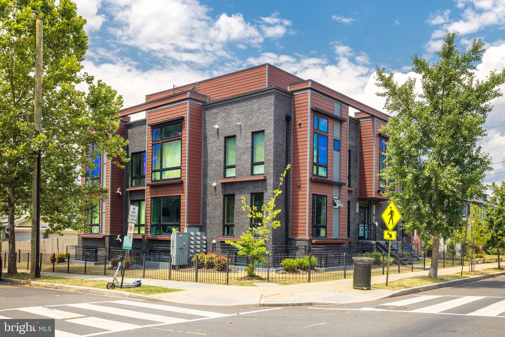 2900 12TH ST NE #202