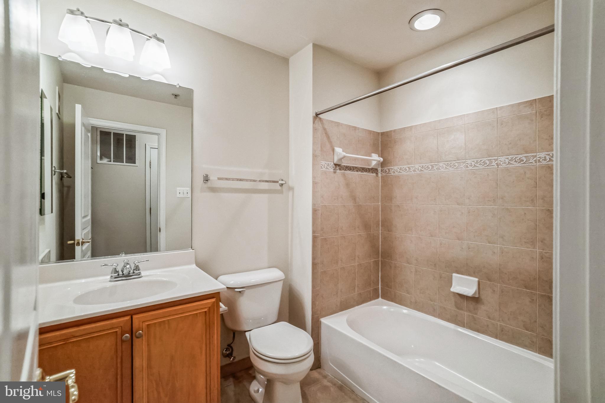 1793-B Wheyfield Dr #18-B