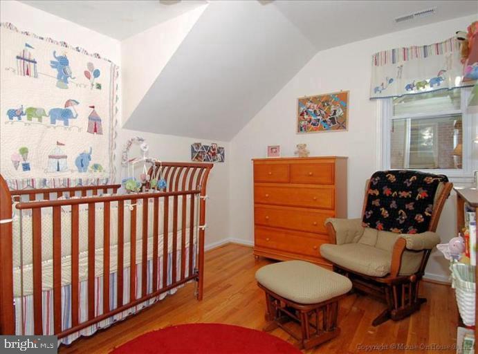 1105 CARSON ST